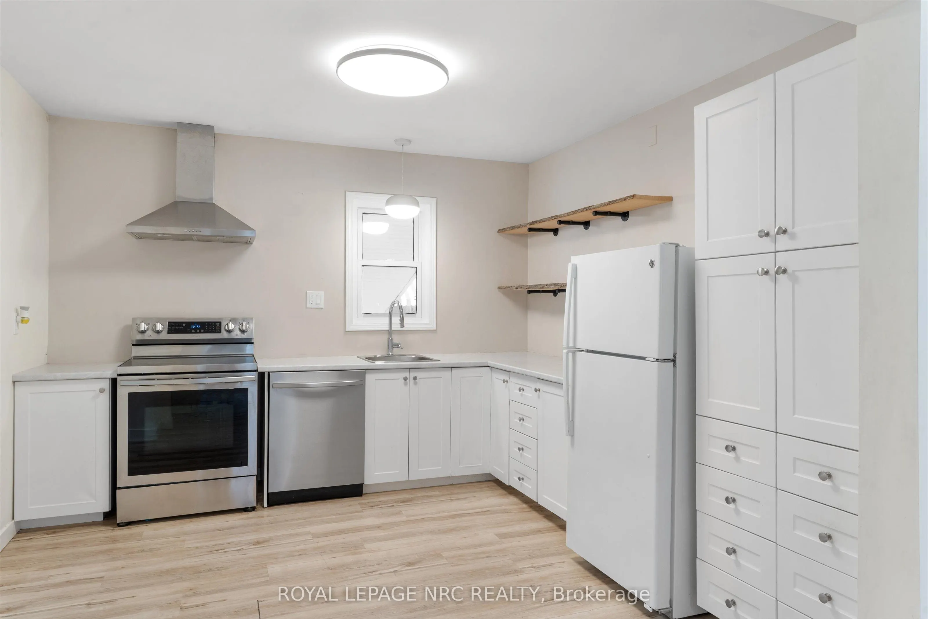 27 Maplecrest Avenue