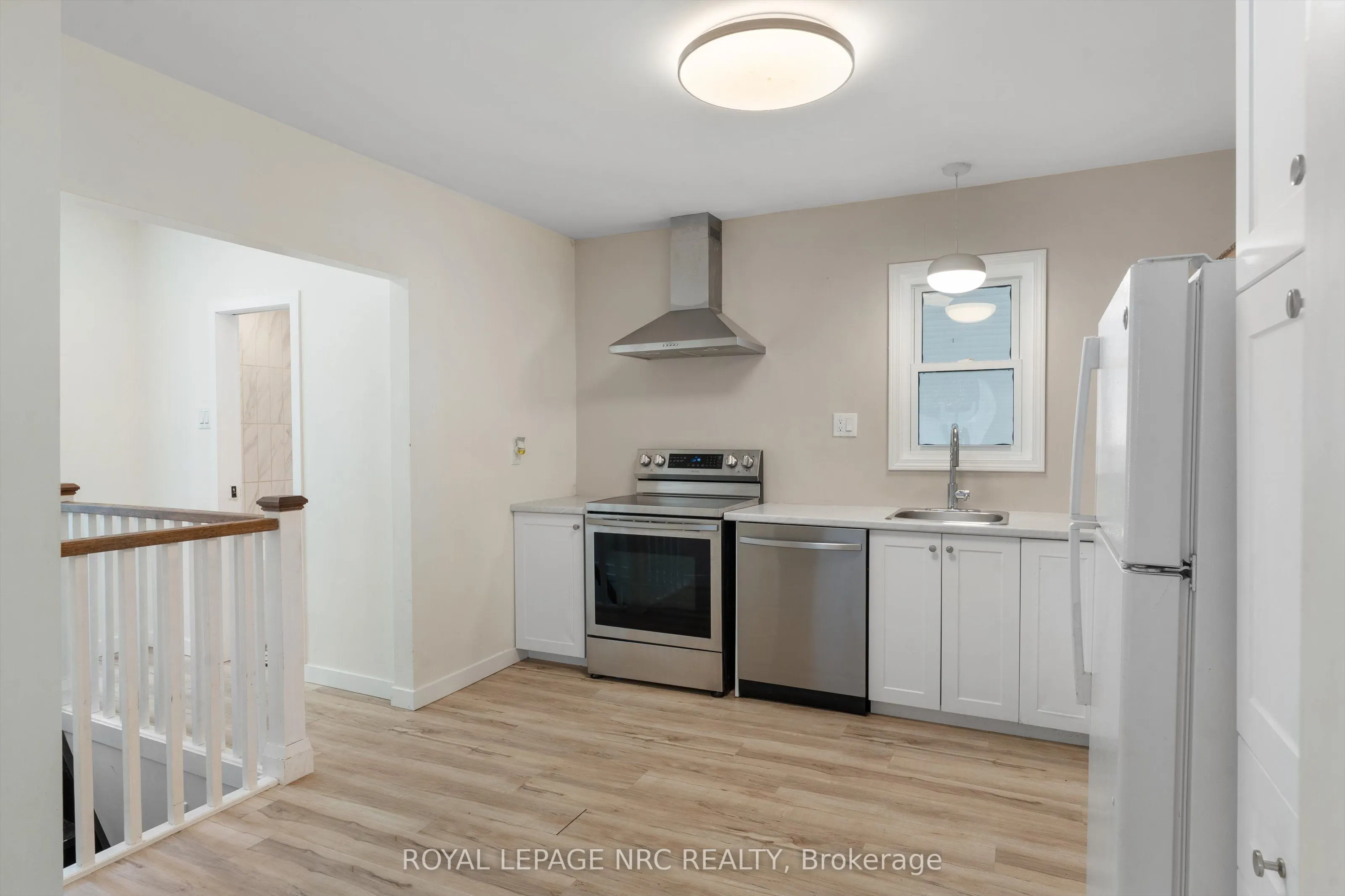 27 Maplecrest Avenue
