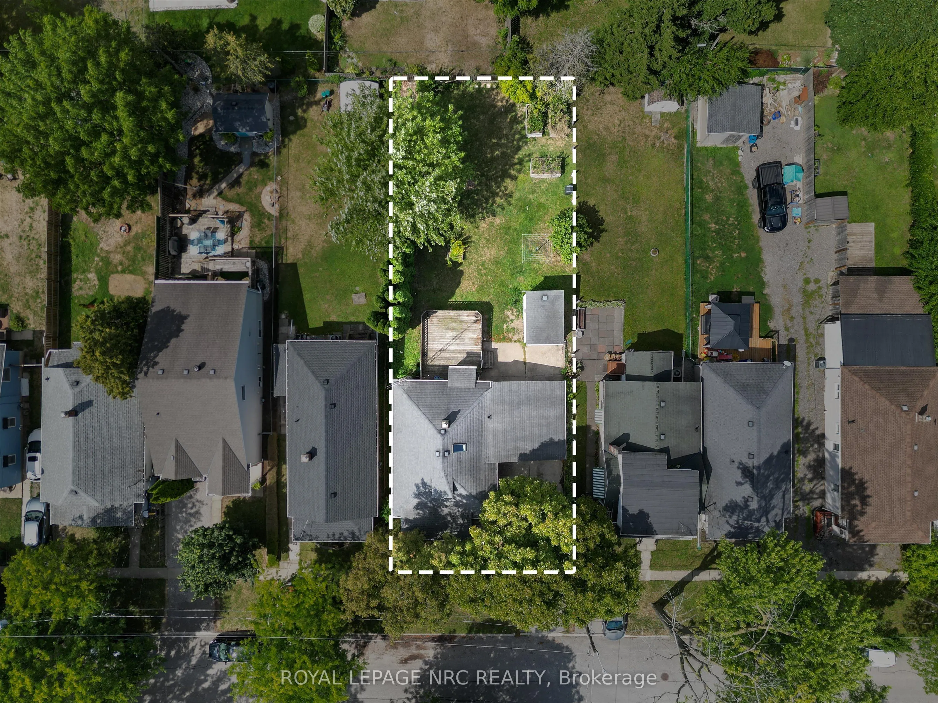 27 Maplecrest Avenue