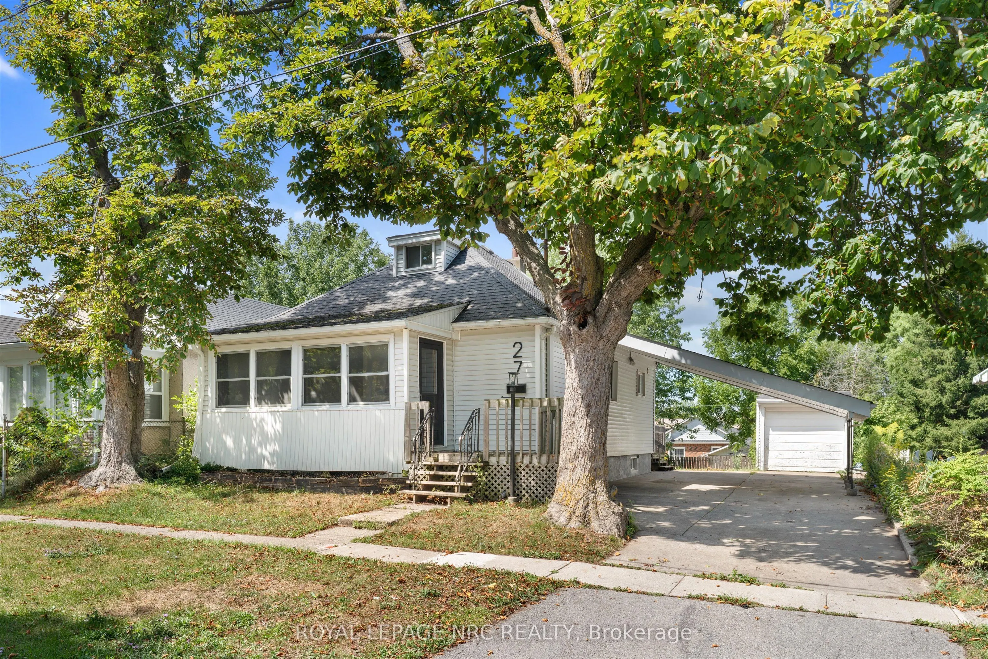 27 Maplecrest Avenue