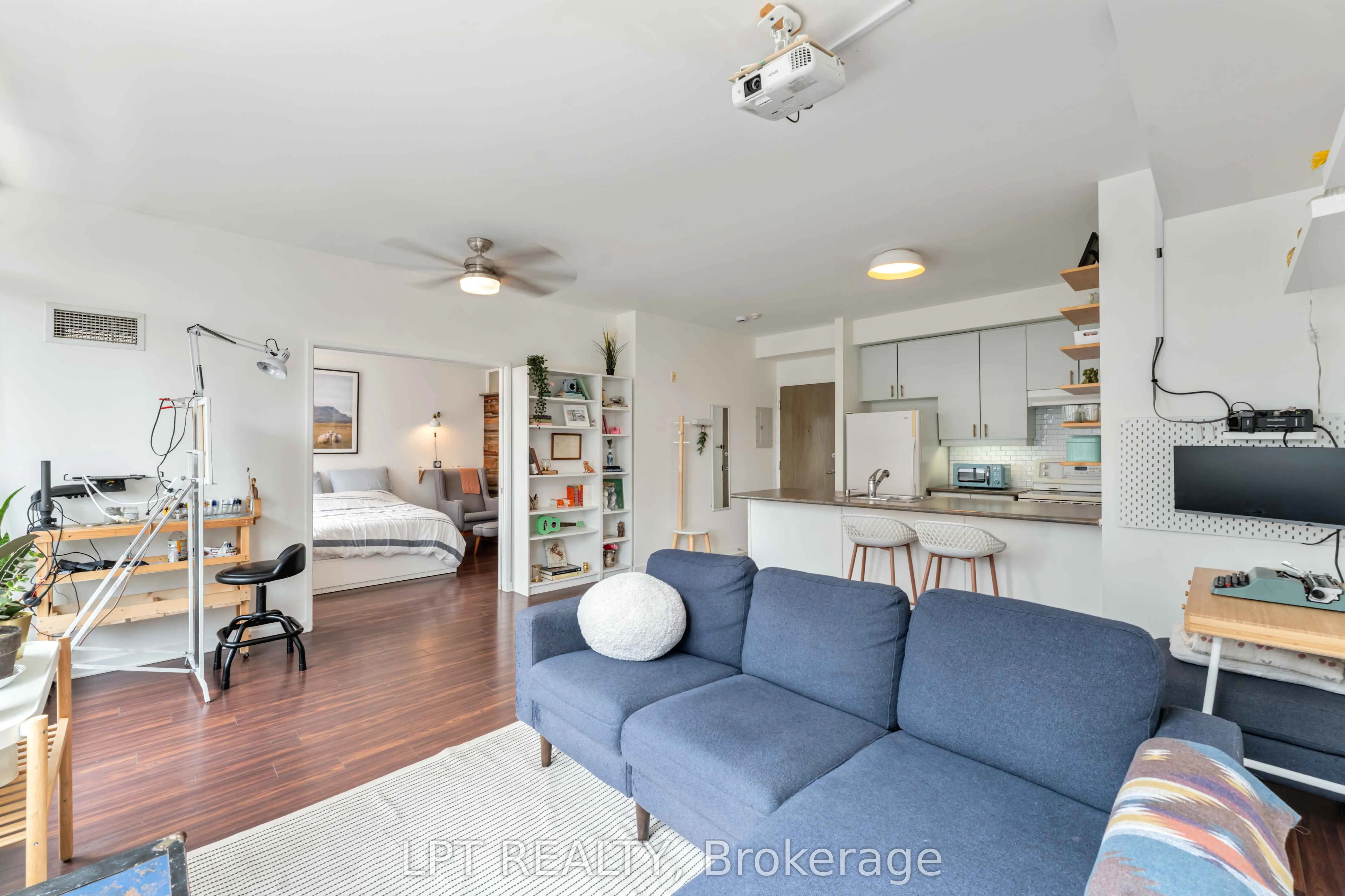 150 Caroline Avenue, #206