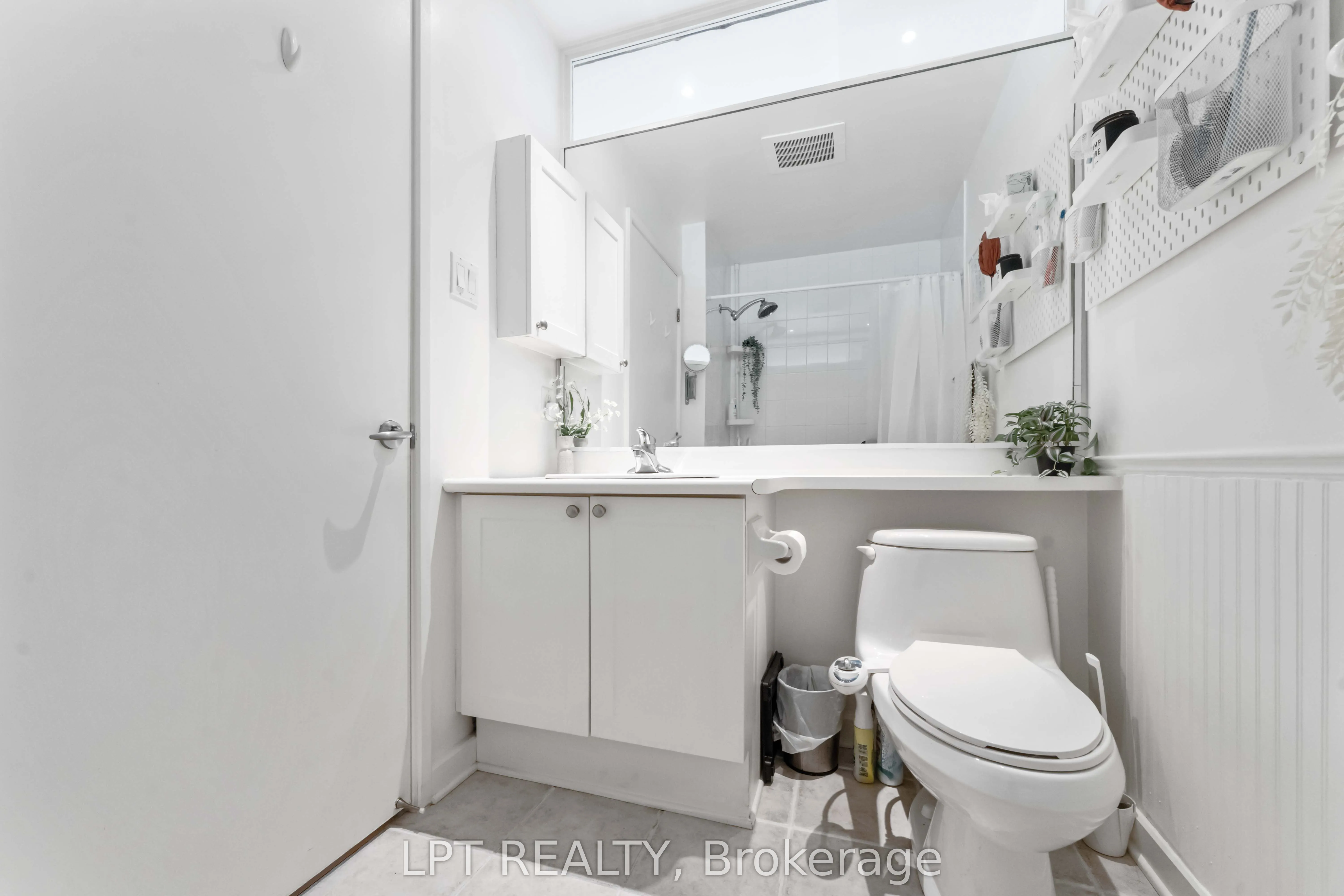 150 Caroline Avenue, #206