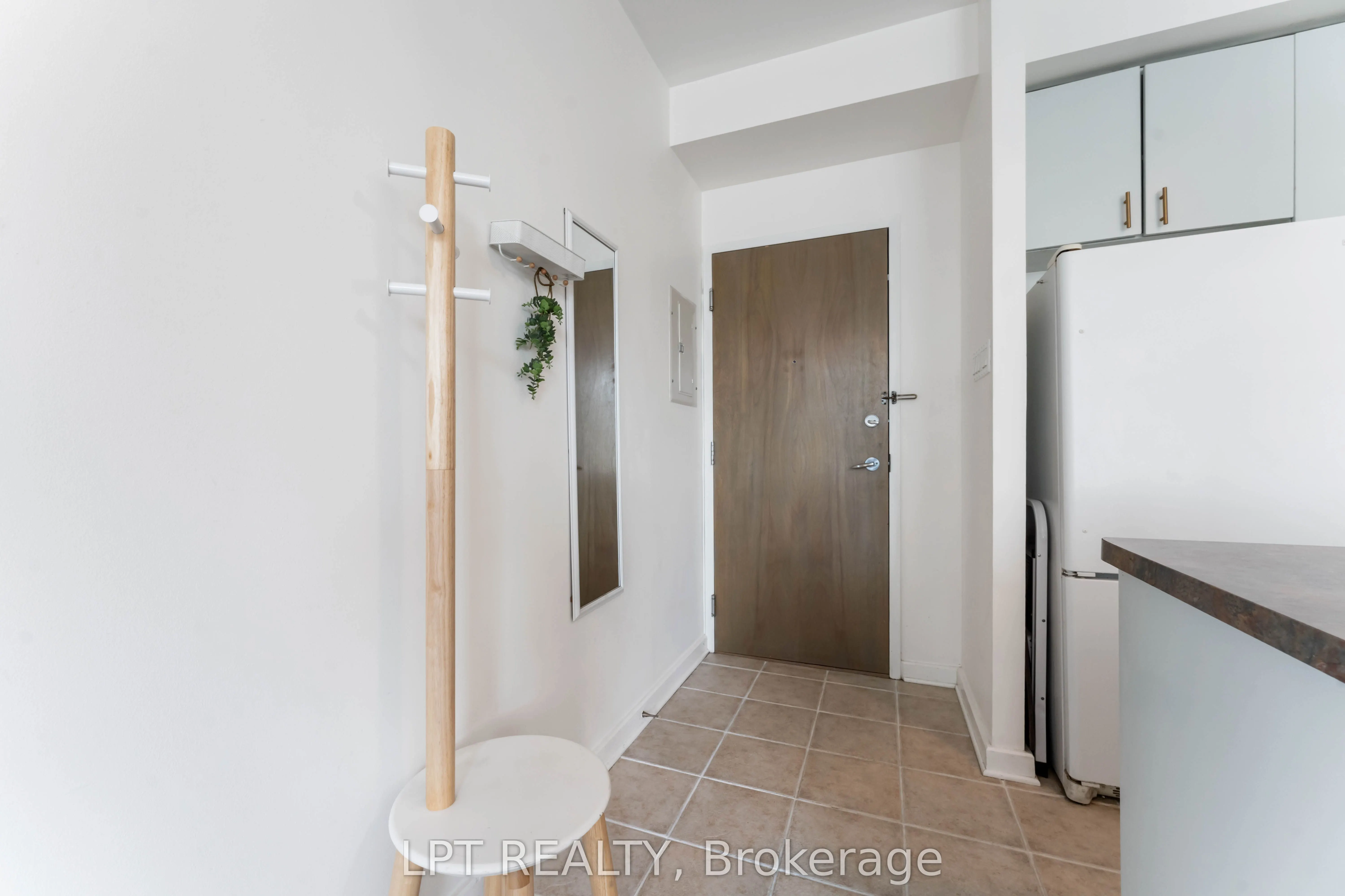 150 Caroline Avenue, #206