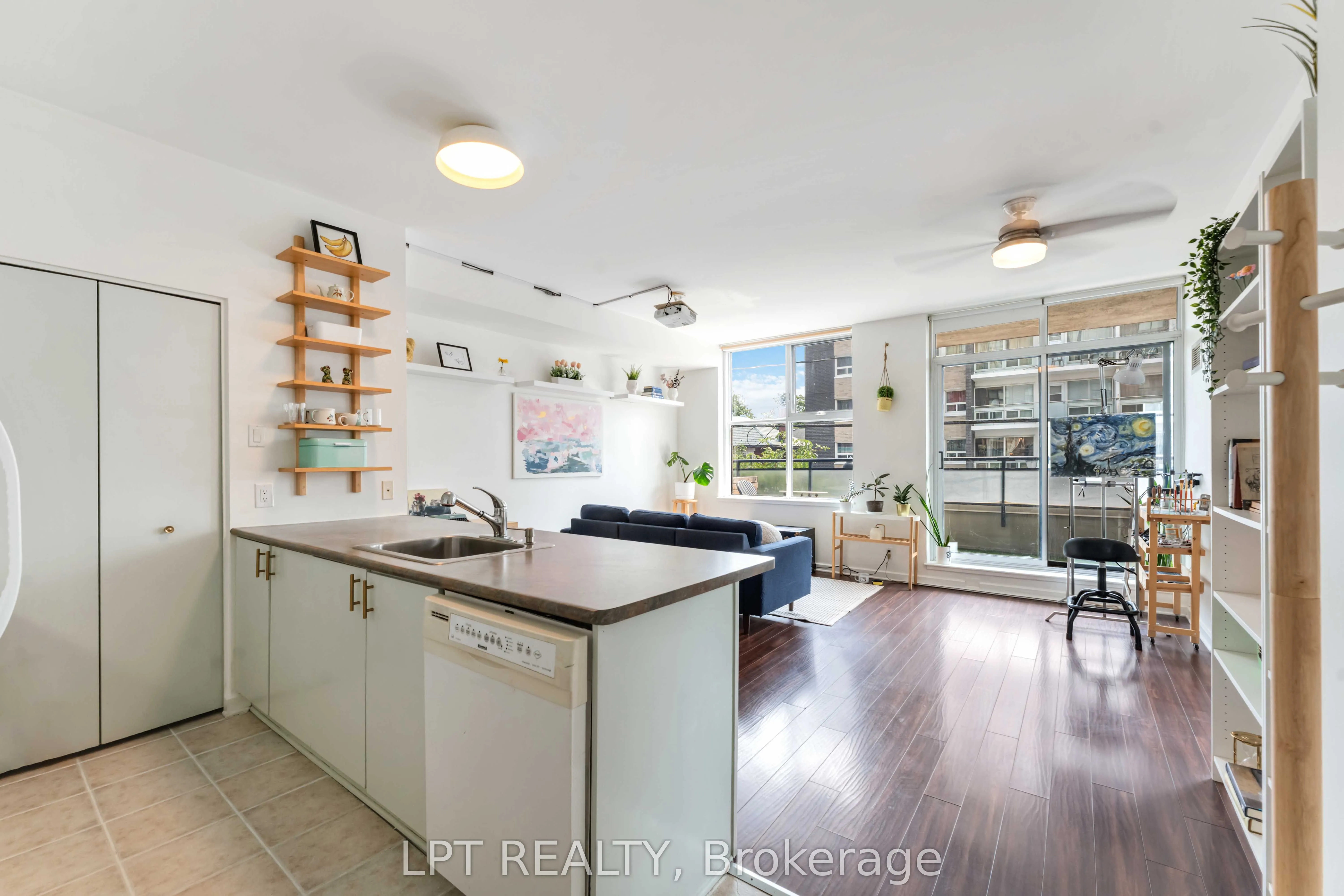 150 Caroline Avenue, #206