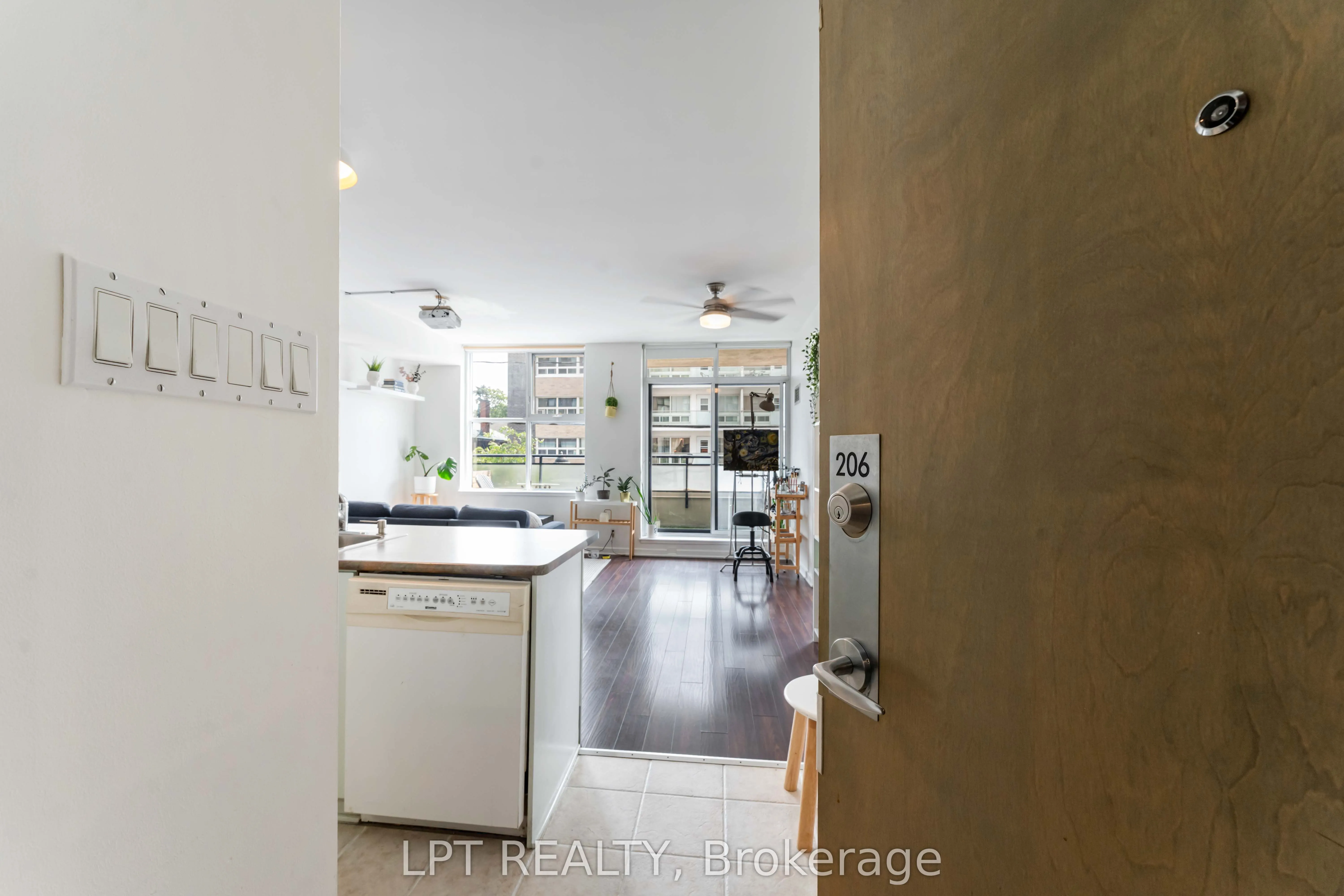 150 Caroline Avenue, #206