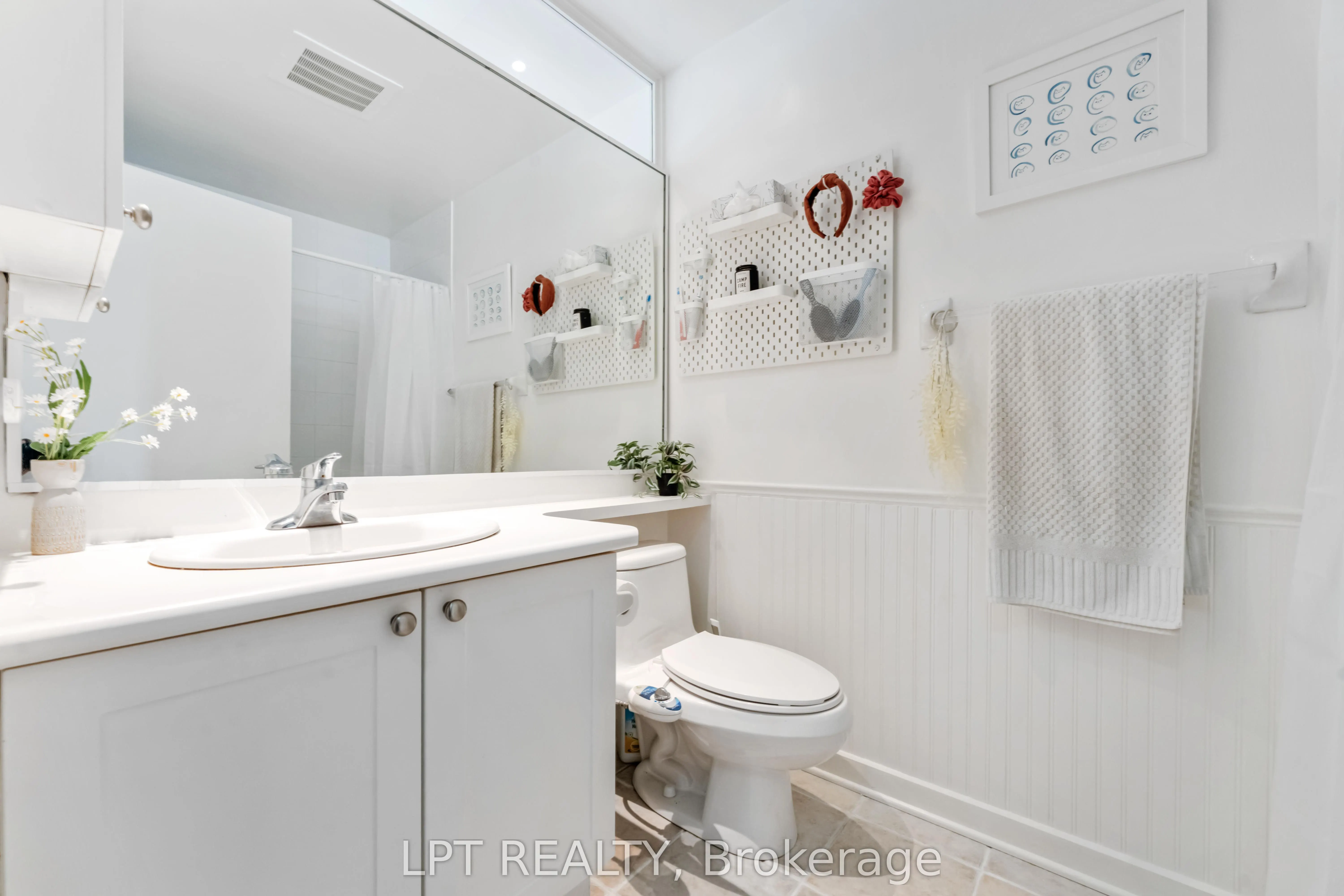 150 Caroline Avenue, #206