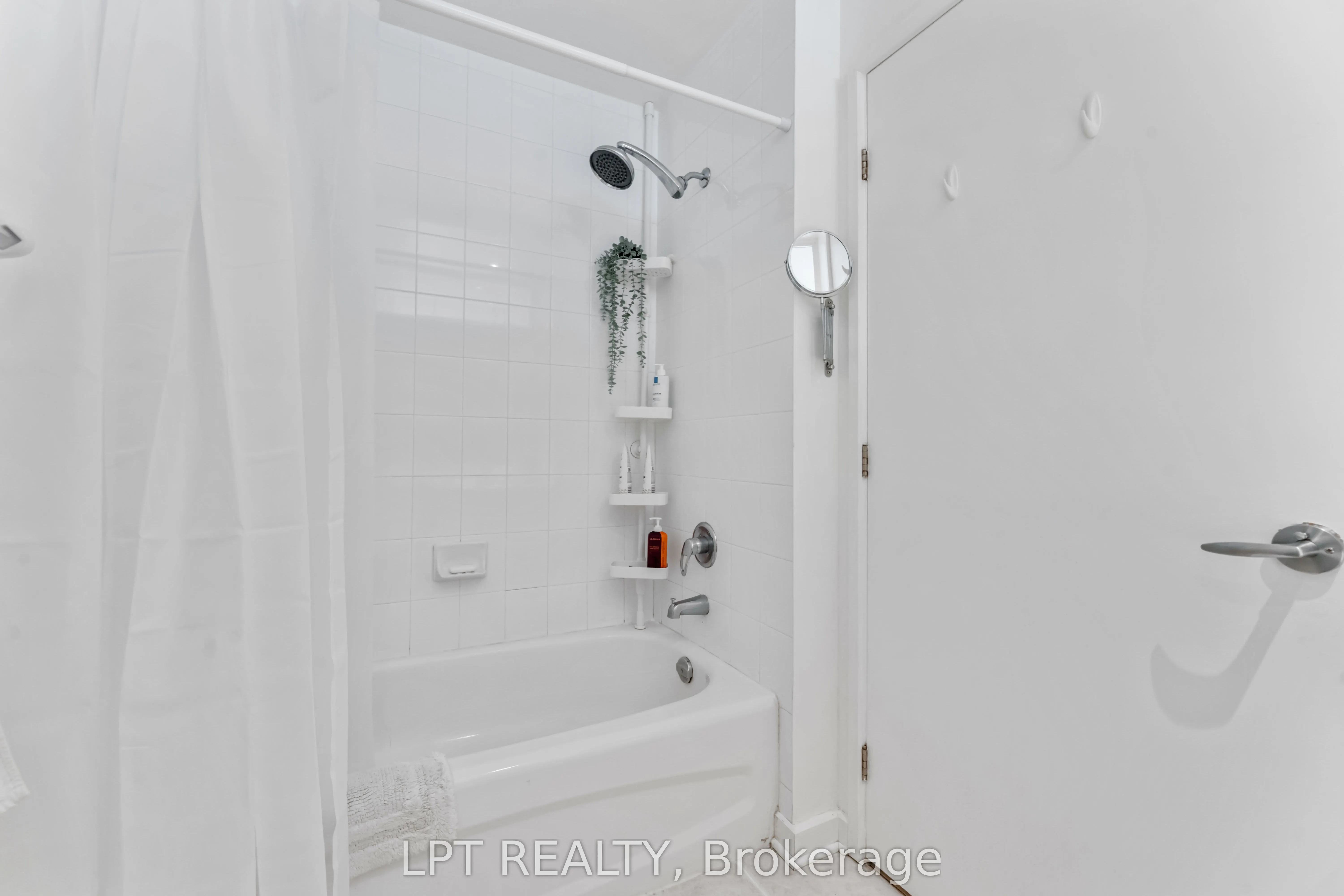 150 Caroline Avenue, #206
