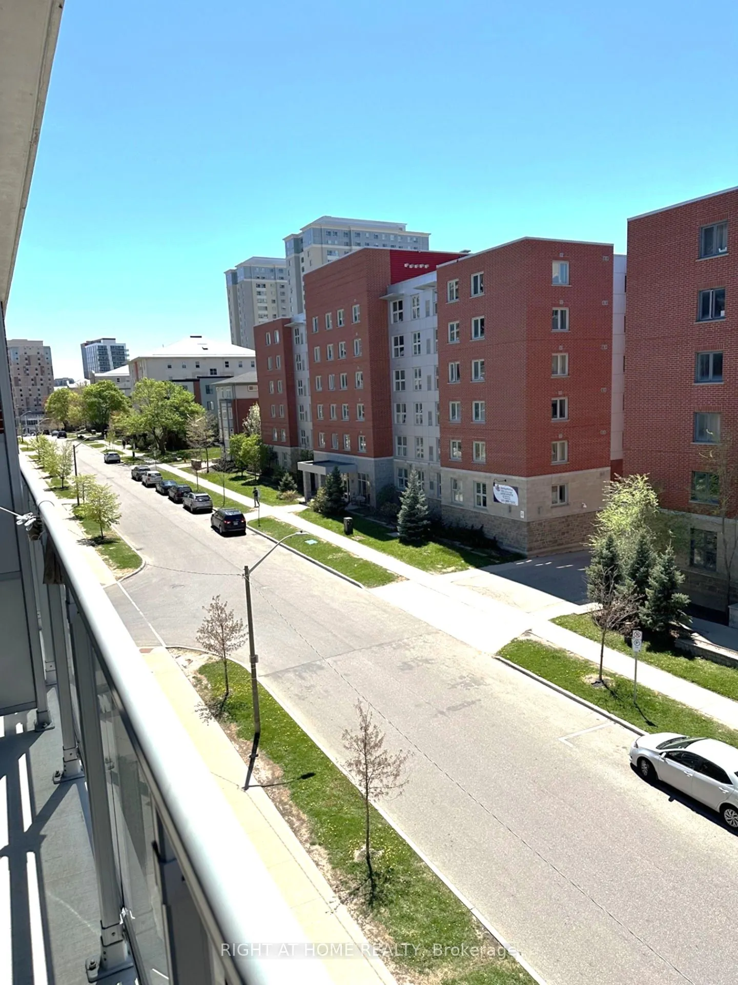 308 Lester Street, #418