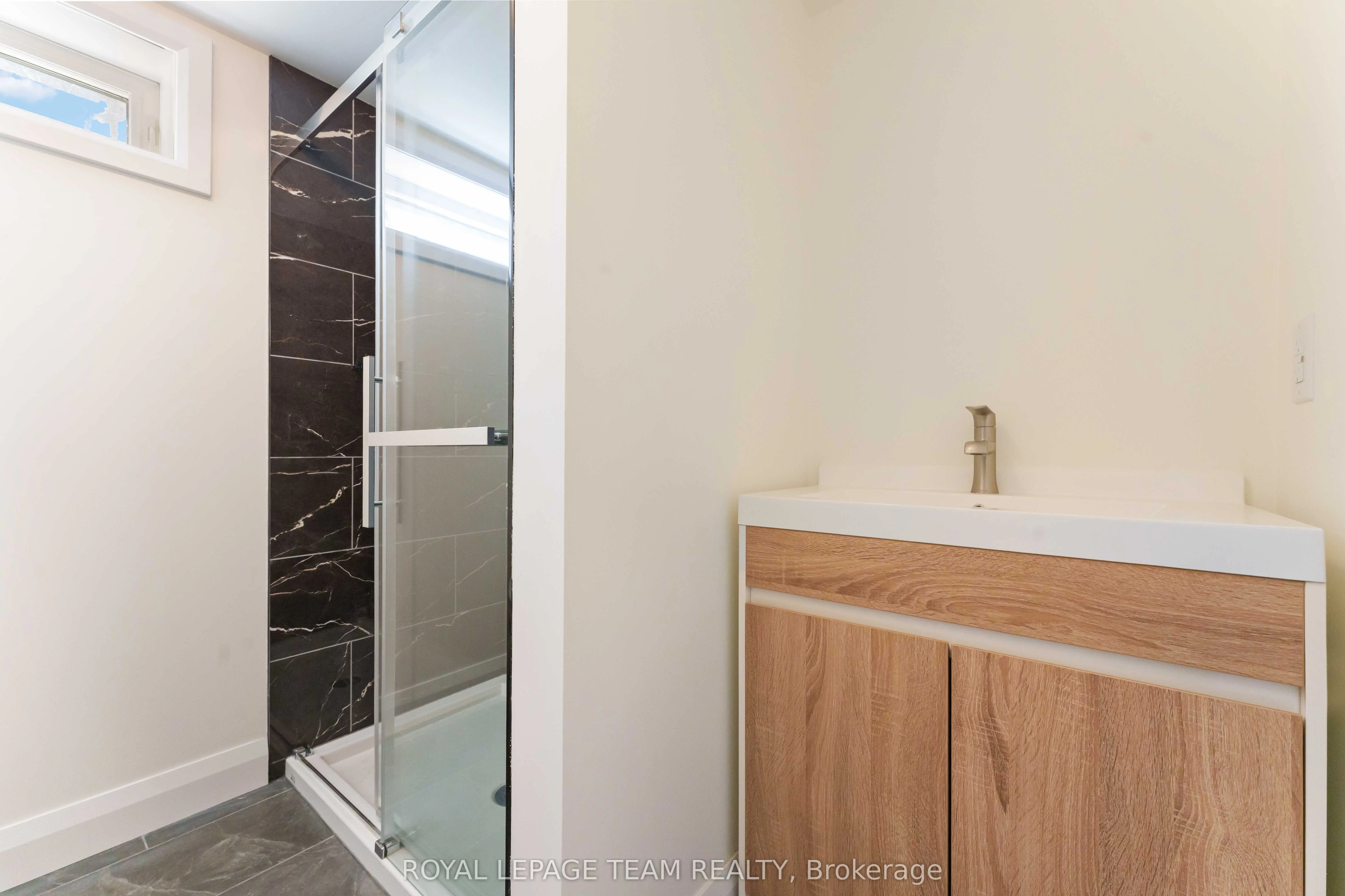 1587 Devon Street, ##2
