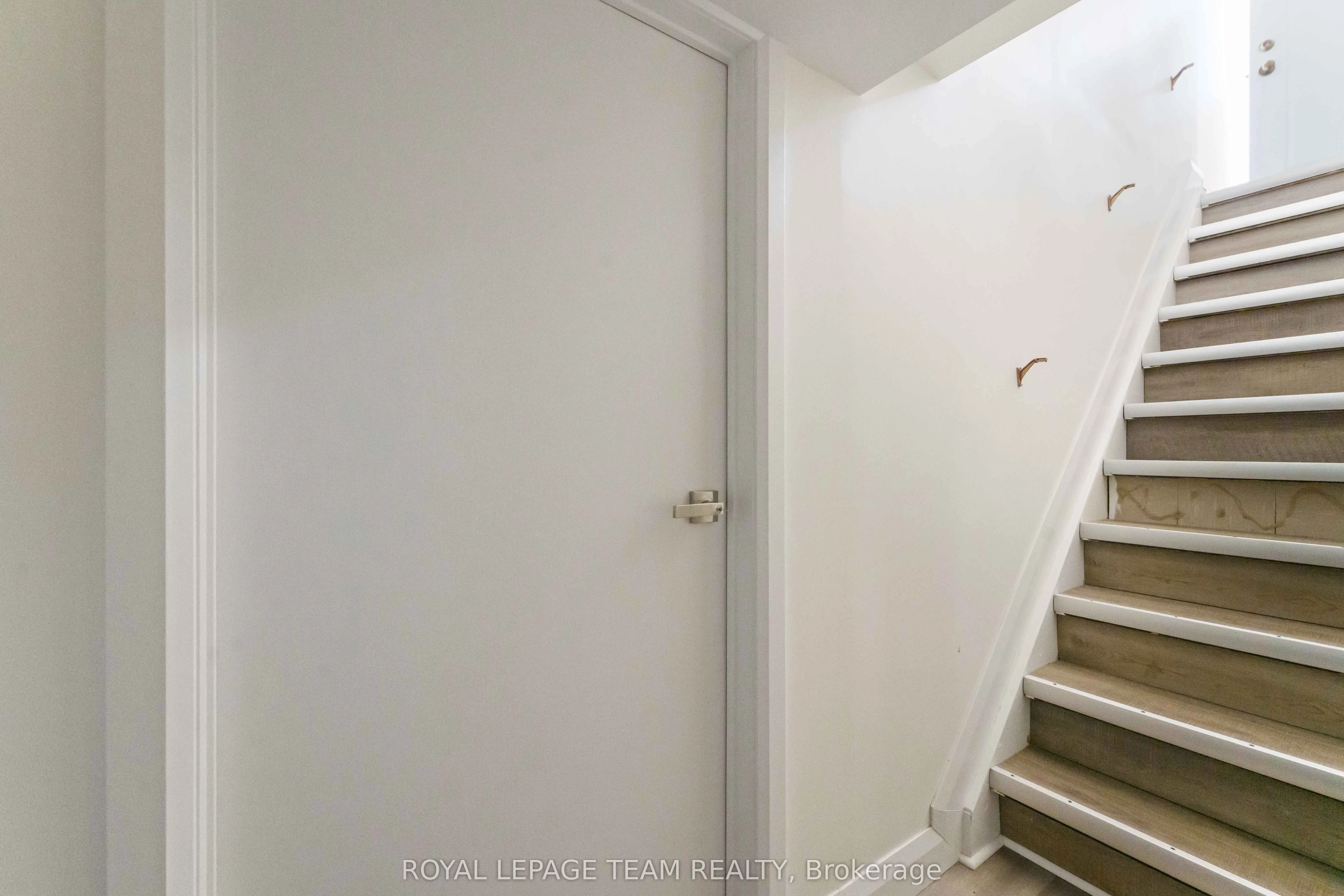 1587 Devon Street, ##2