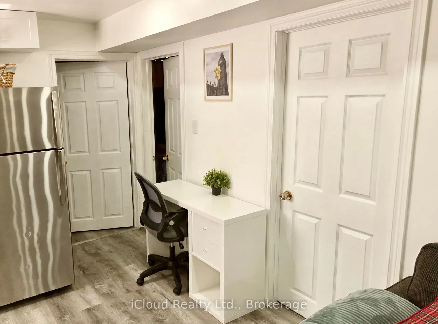 2586 Foxmeadow Road N, #Apartment 1, Room 1 and 2