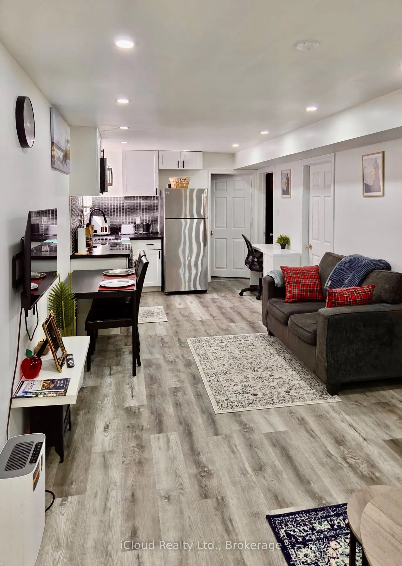 2586 Foxmeadow Road N, #Apartment 1, Room 1 and 2