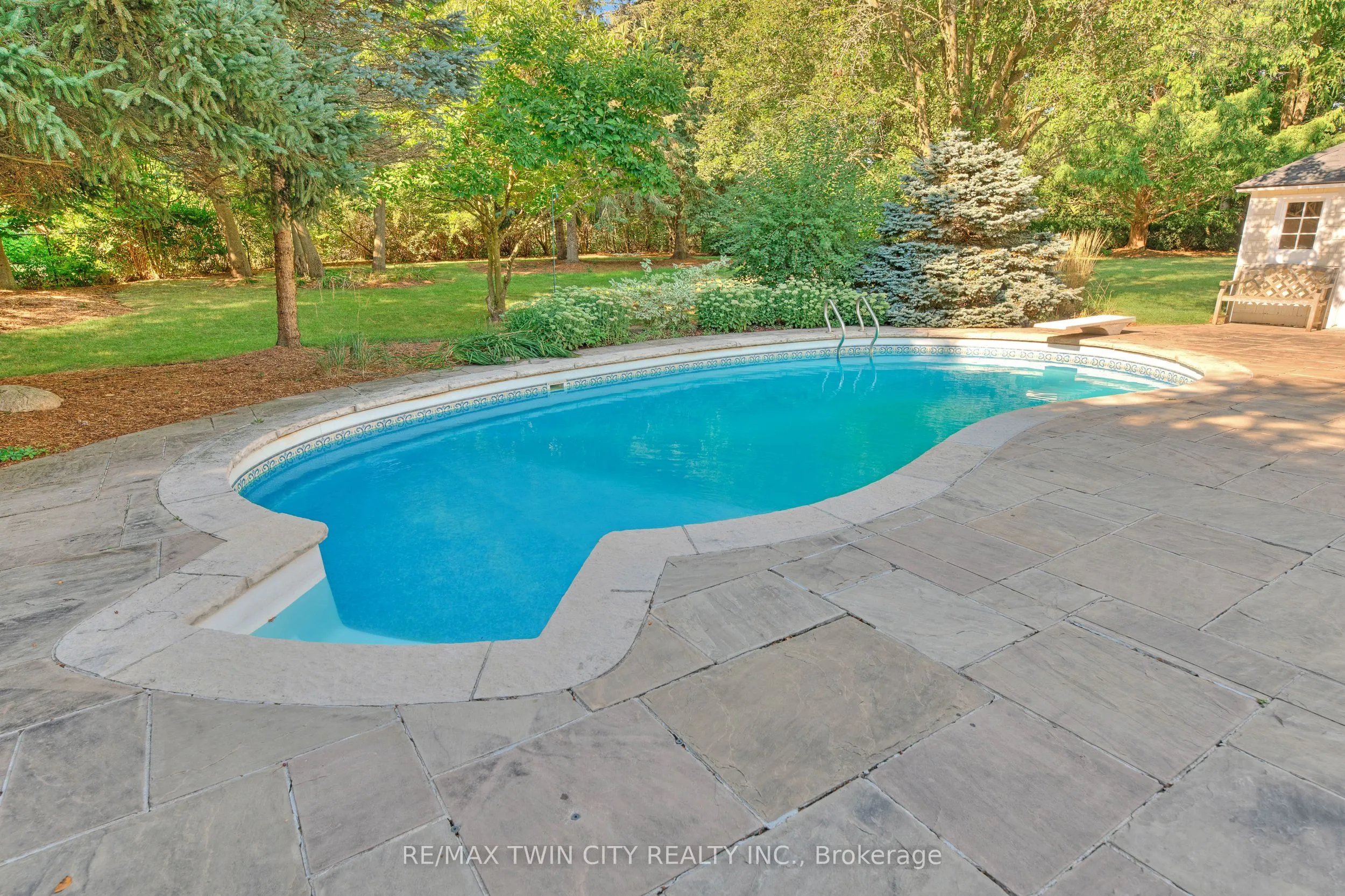 19 Huntingwood Court