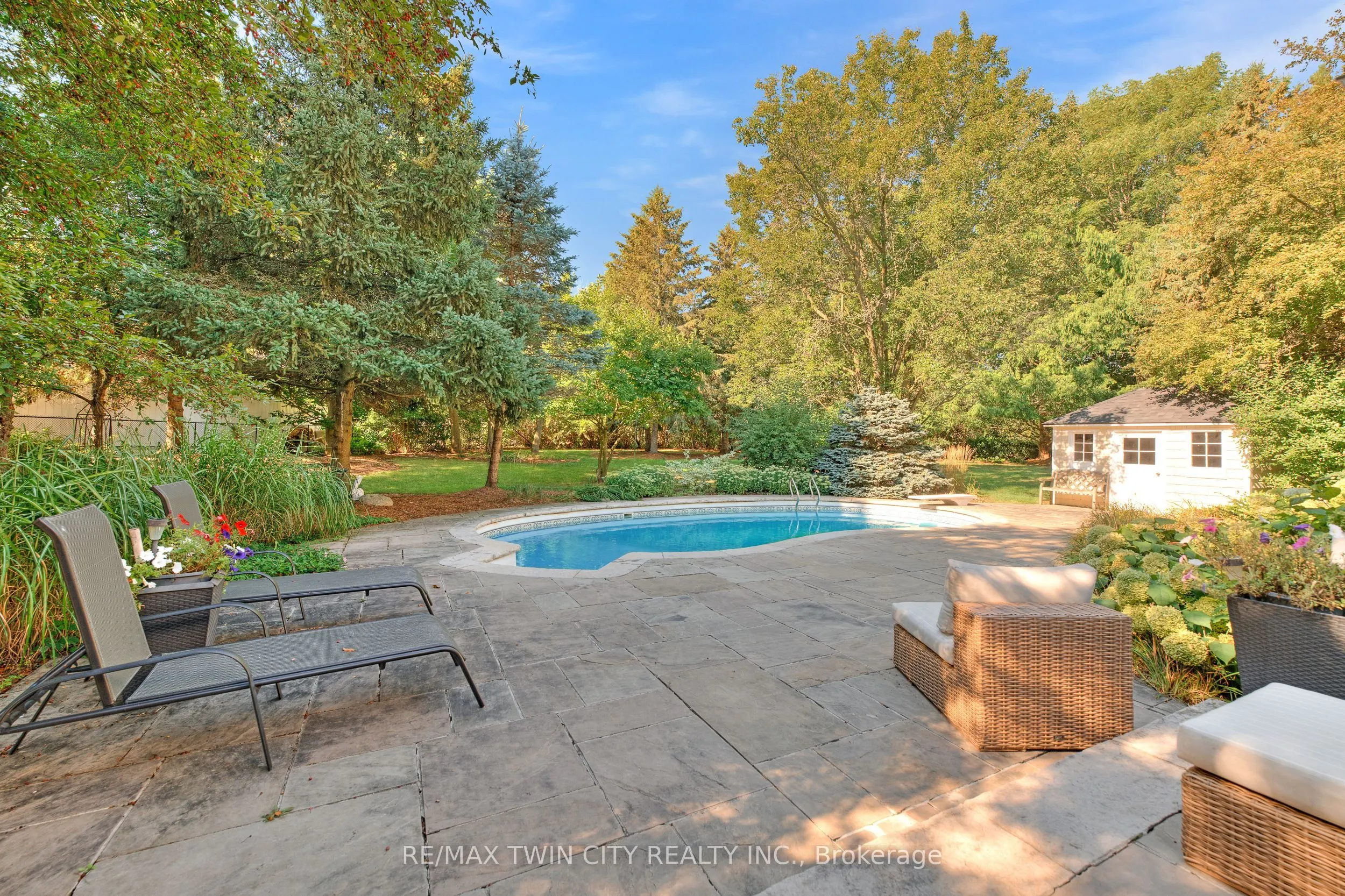 19 Huntingwood Court