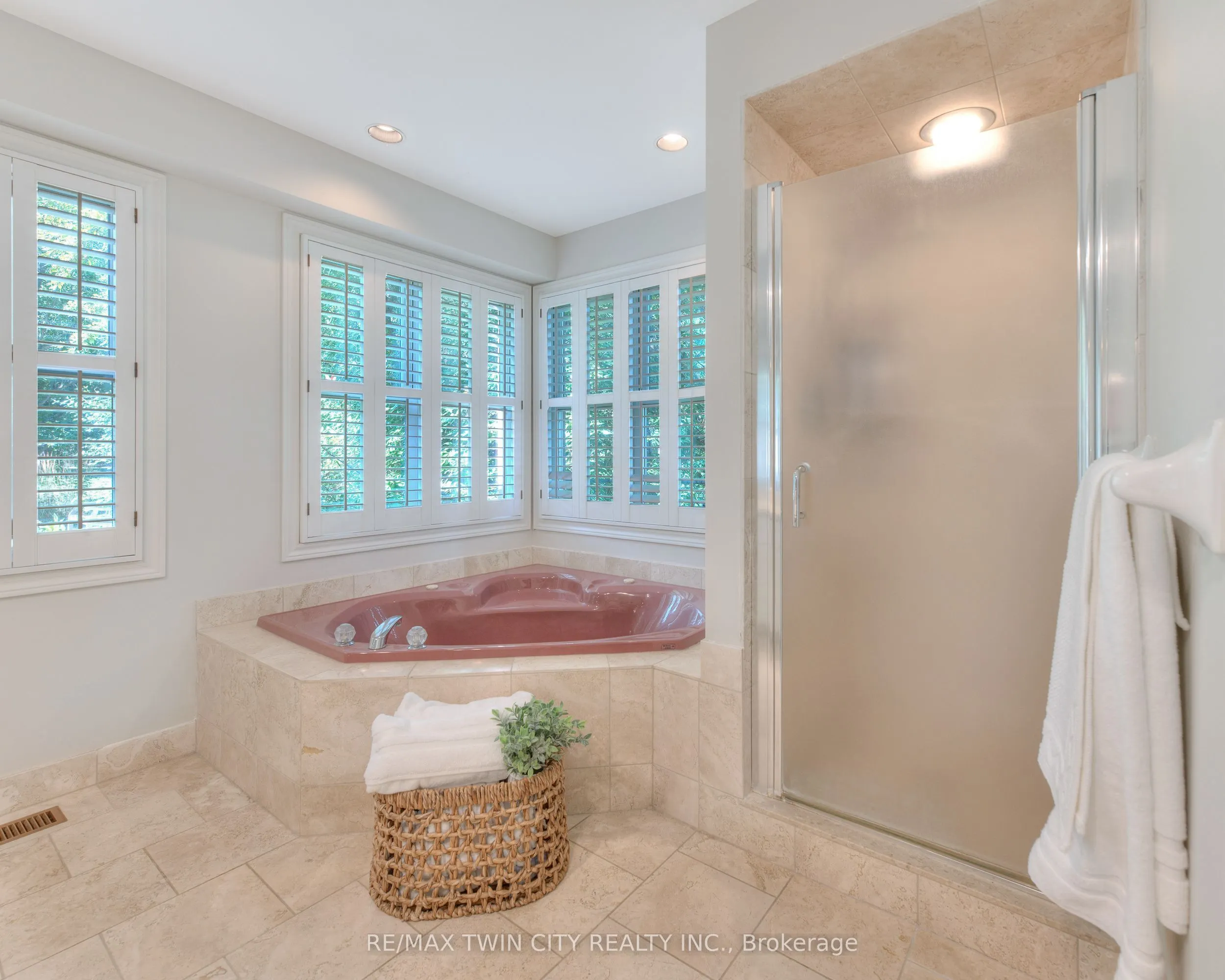 19 Huntingwood Court
