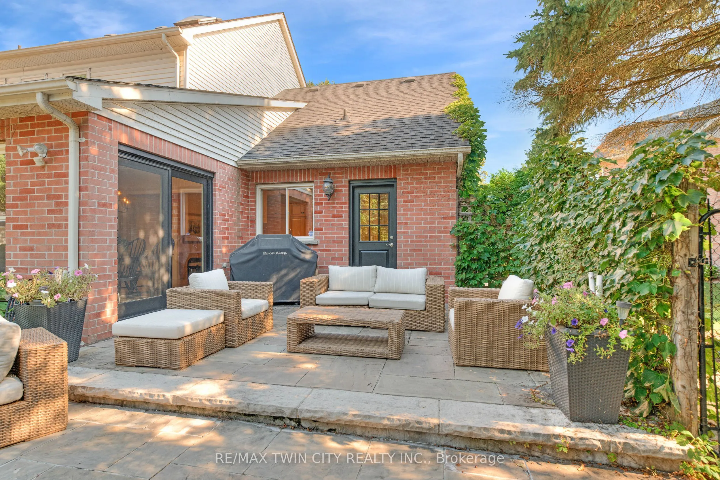 19 Huntingwood Court