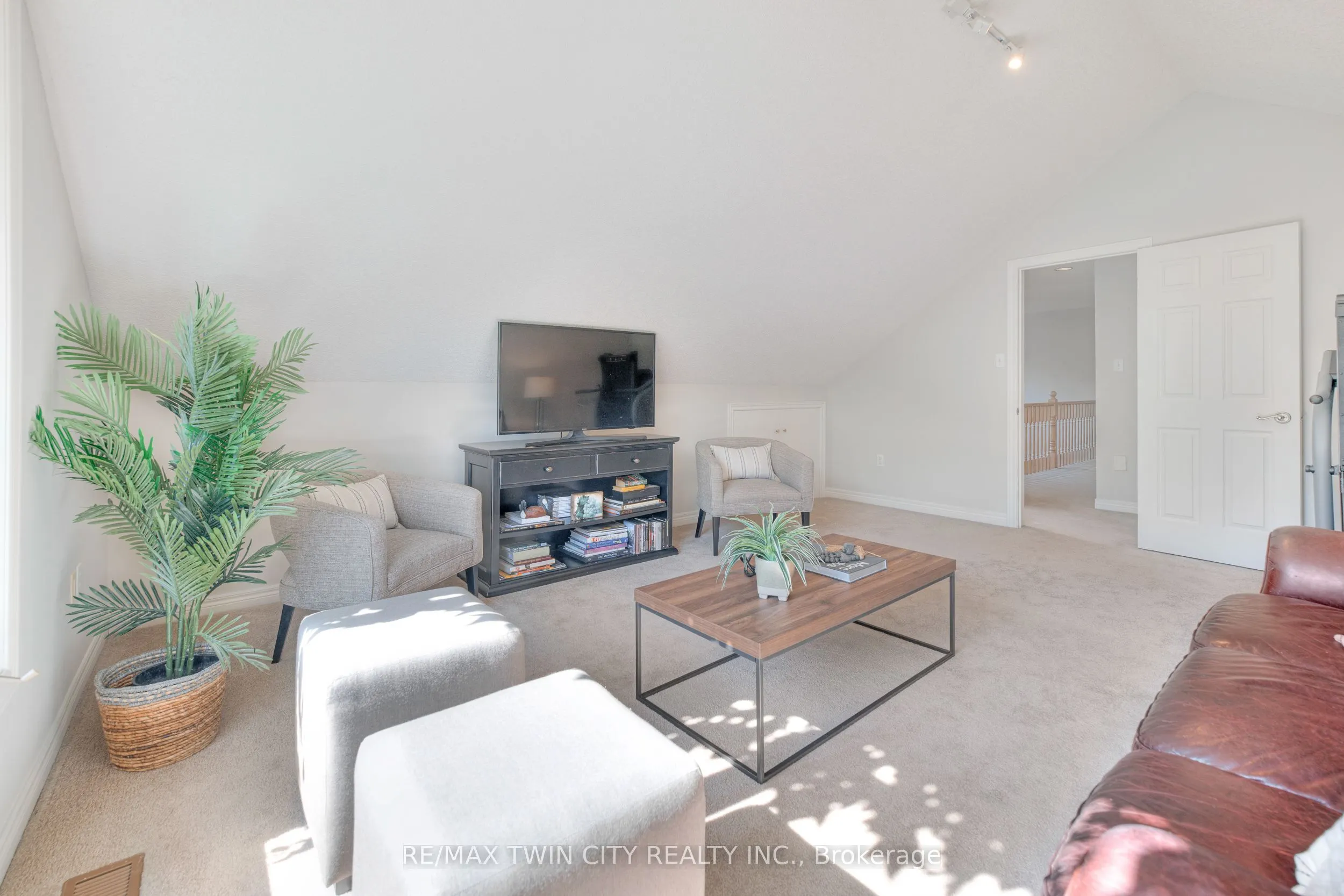 19 Huntingwood Court
