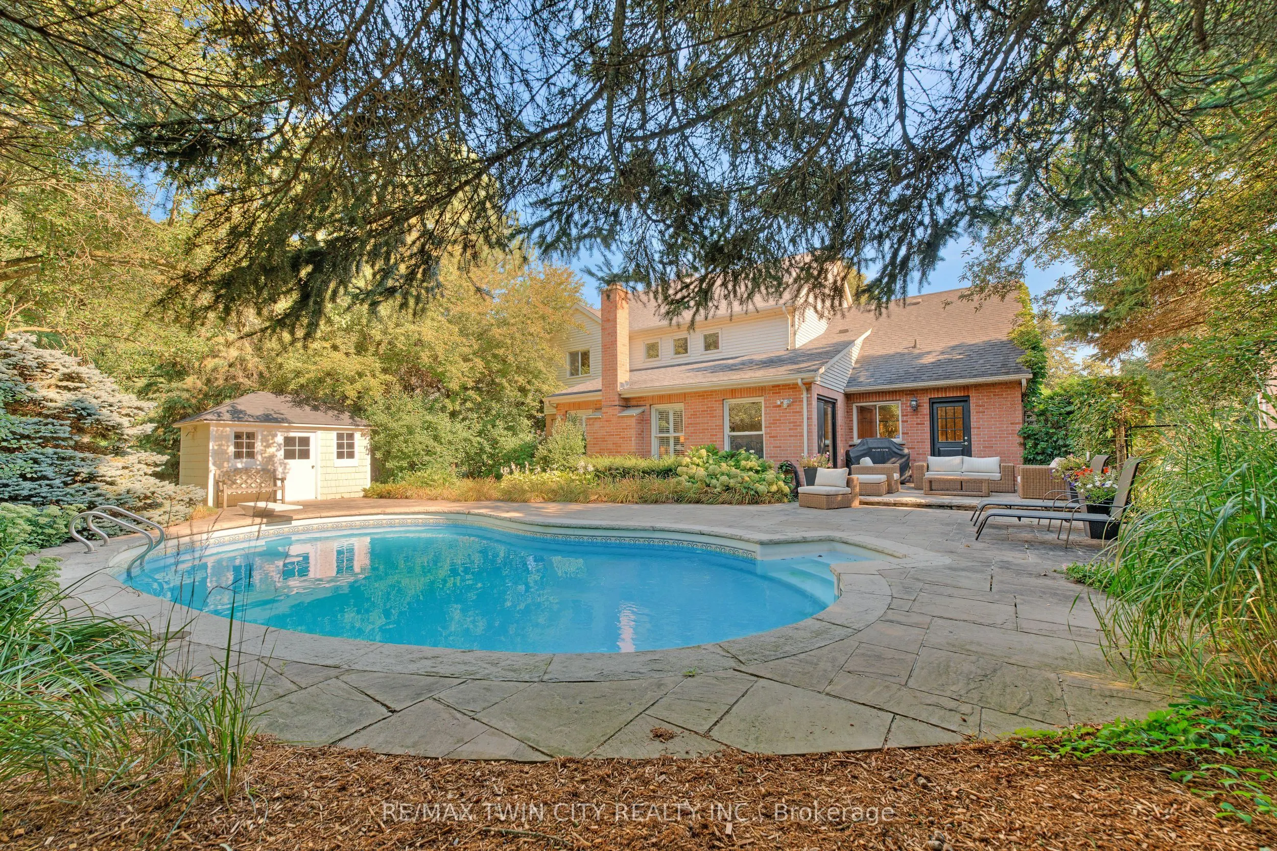 19 Huntingwood Court