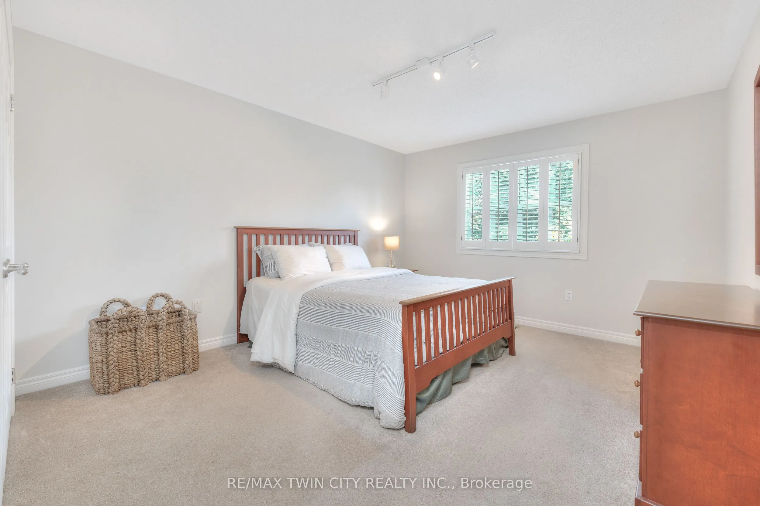 19 Huntingwood Court