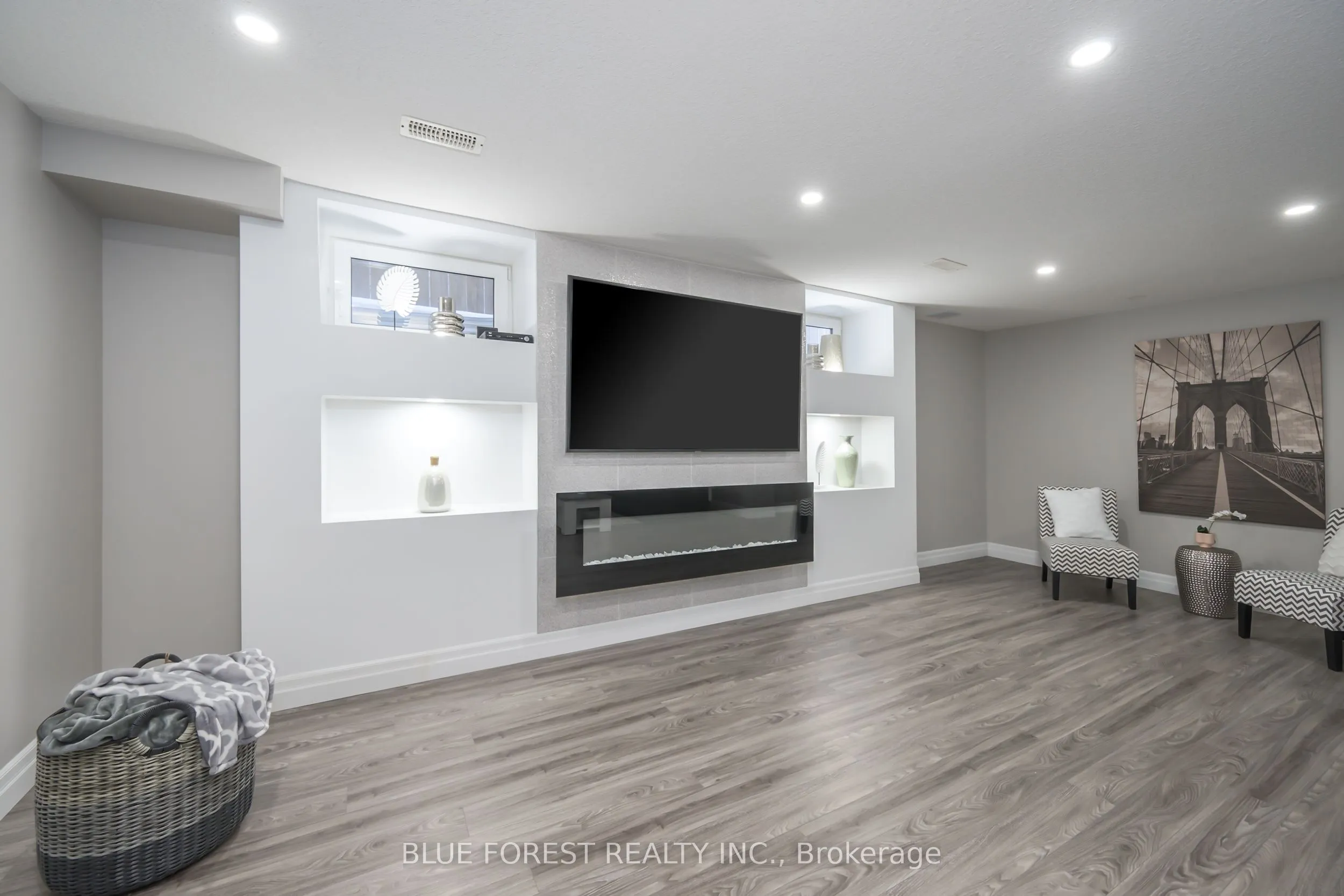 1835 CEDARPARK Drive