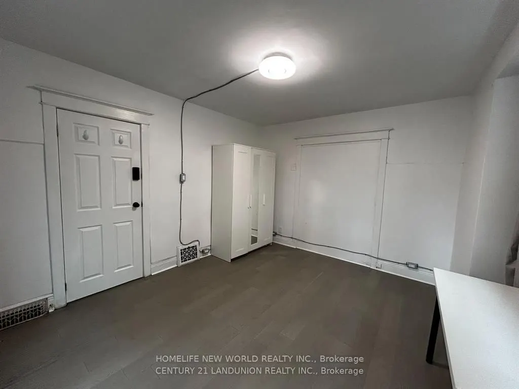 46 Arnold Street, #MAIN RM 2