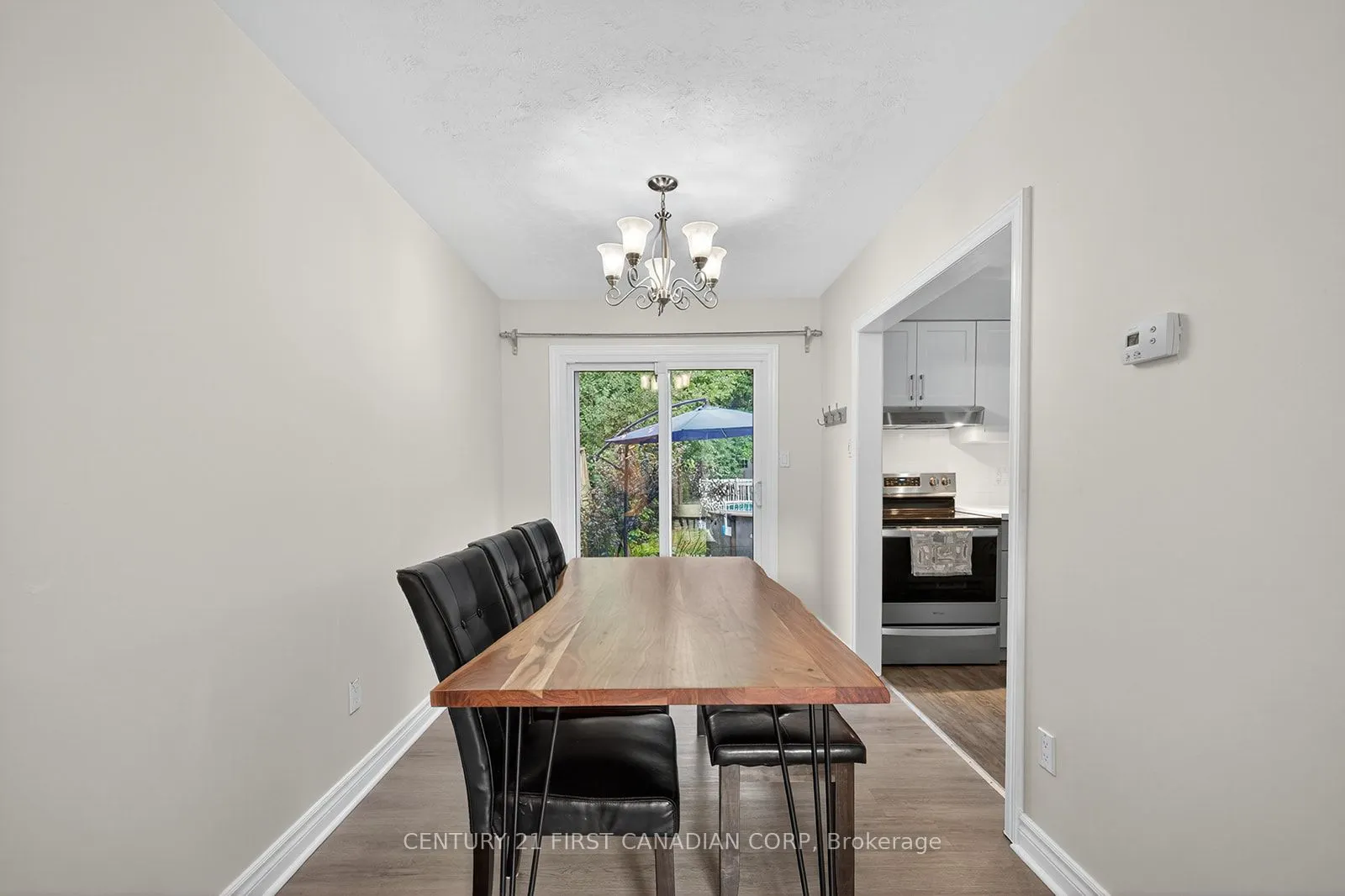 565 RINGTON Crescent