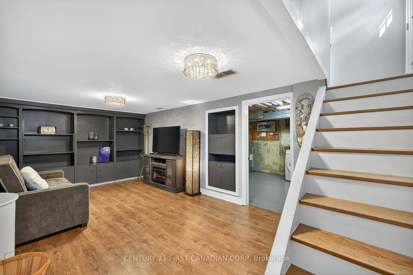 565 RINGTON Crescent