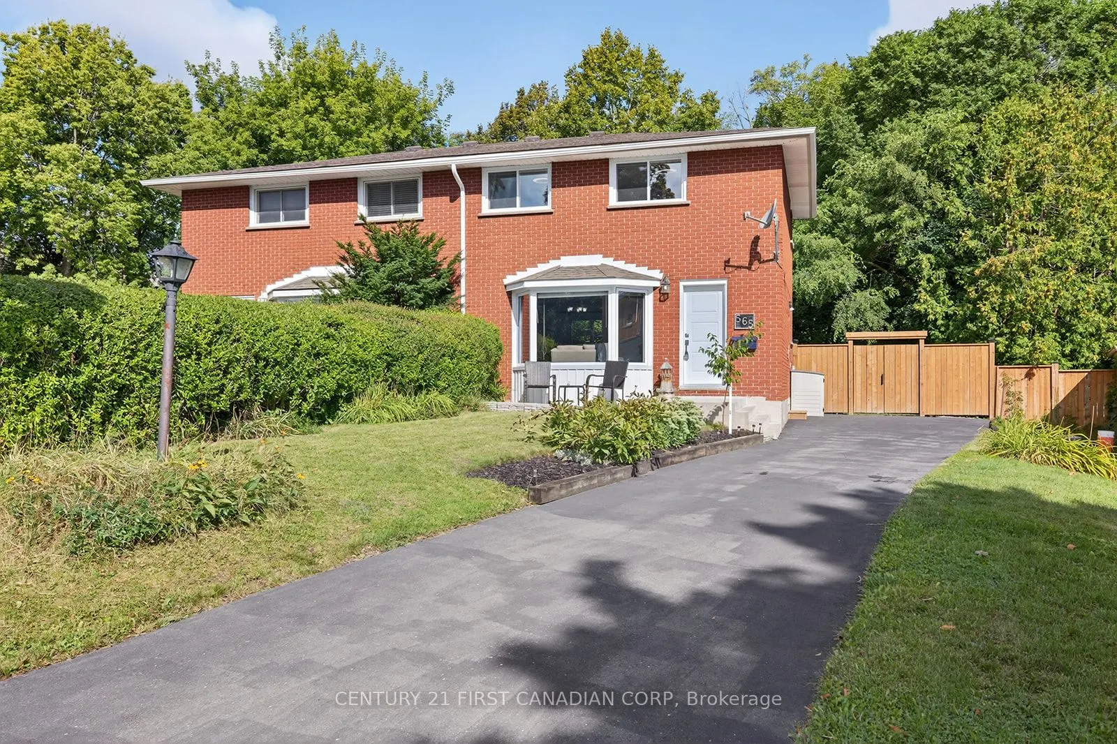 565 RINGTON Crescent