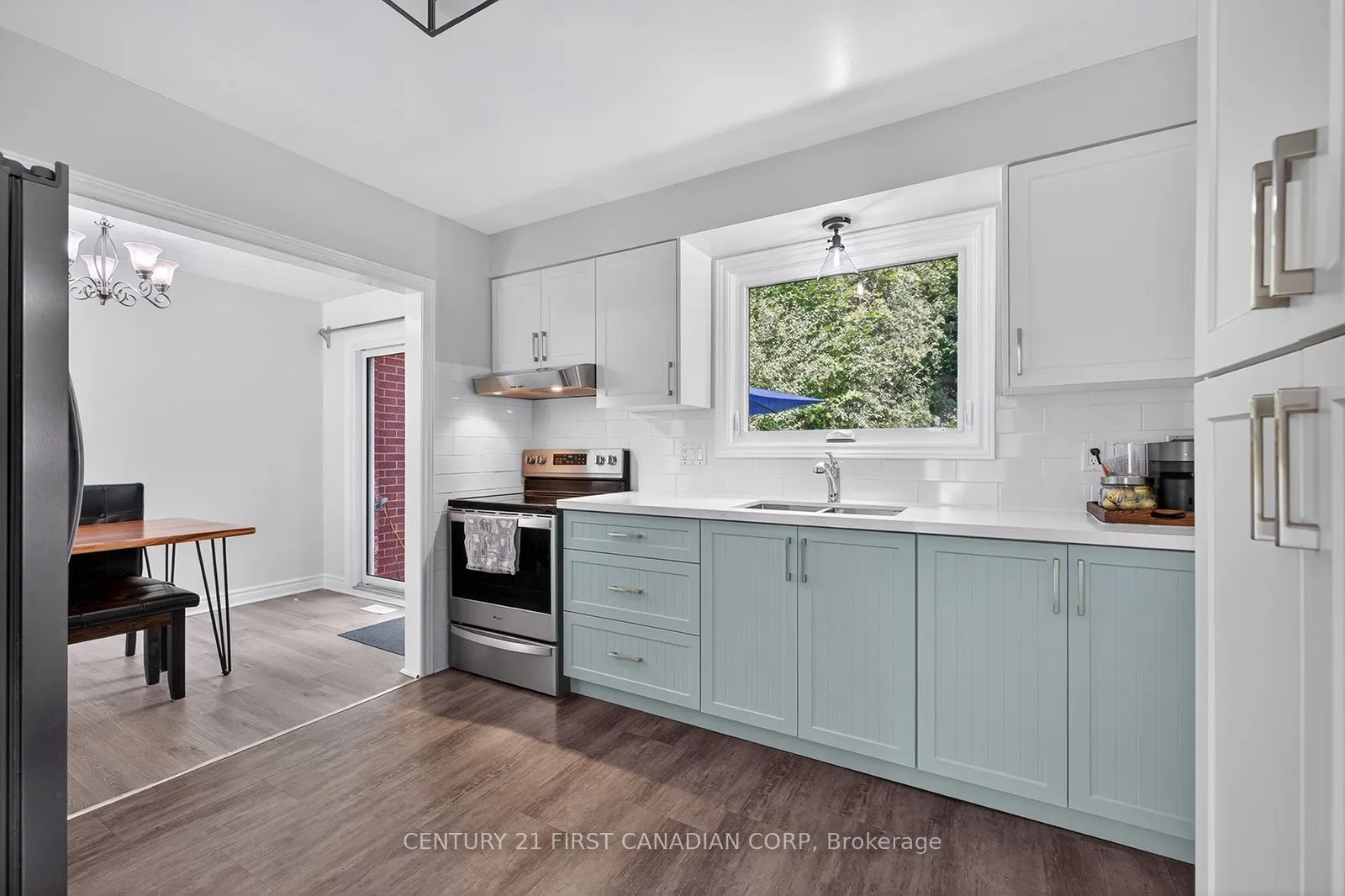 565 RINGTON Crescent