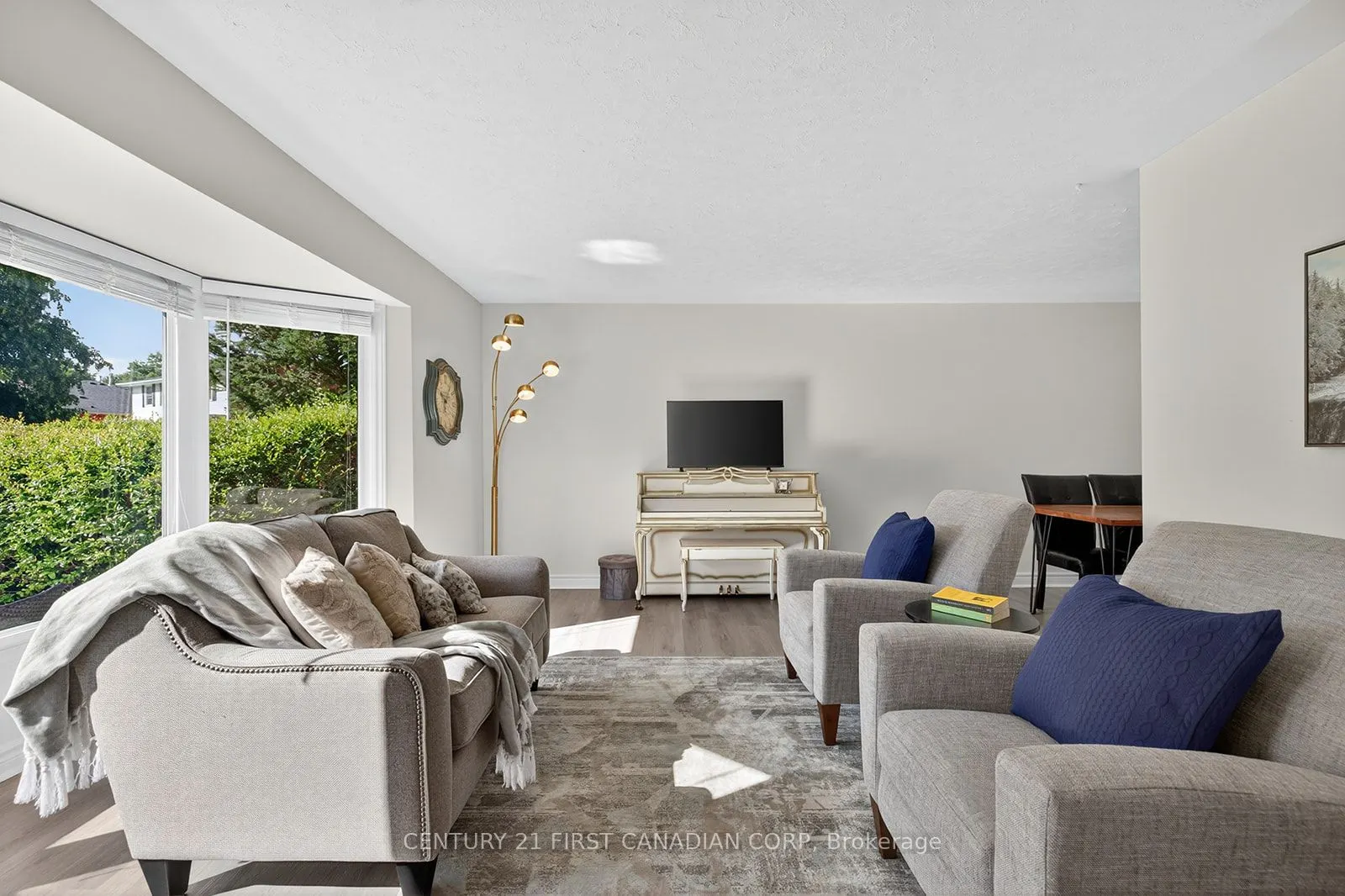 565 RINGTON Crescent