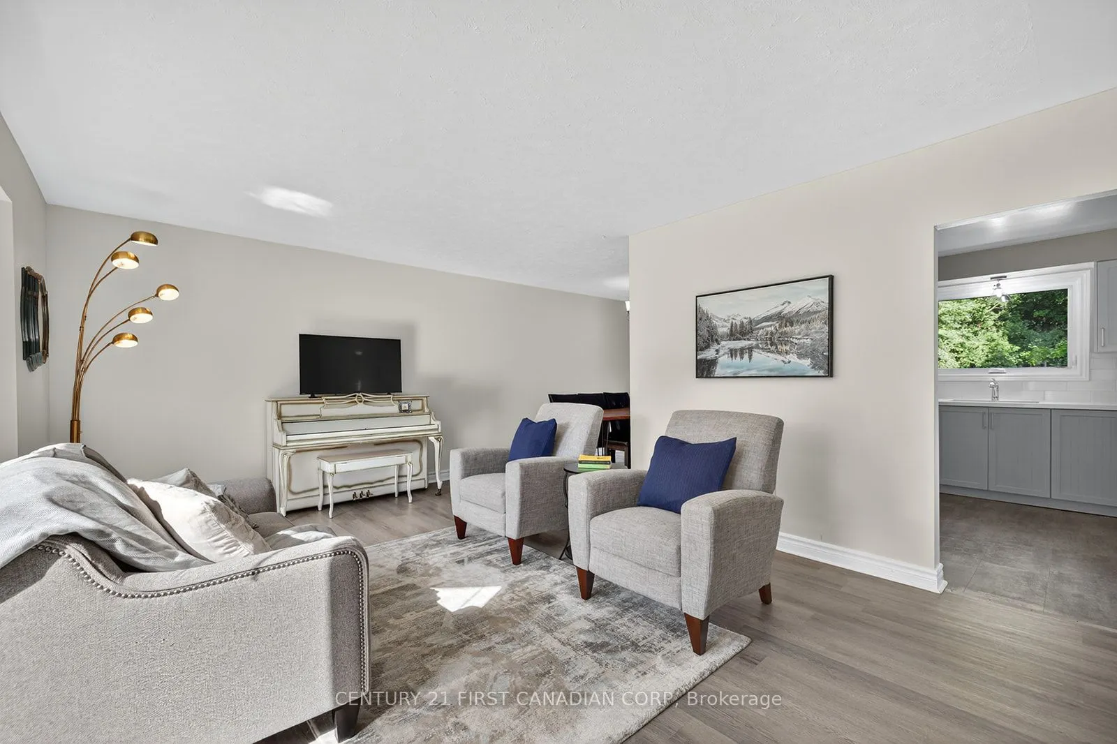 565 RINGTON Crescent