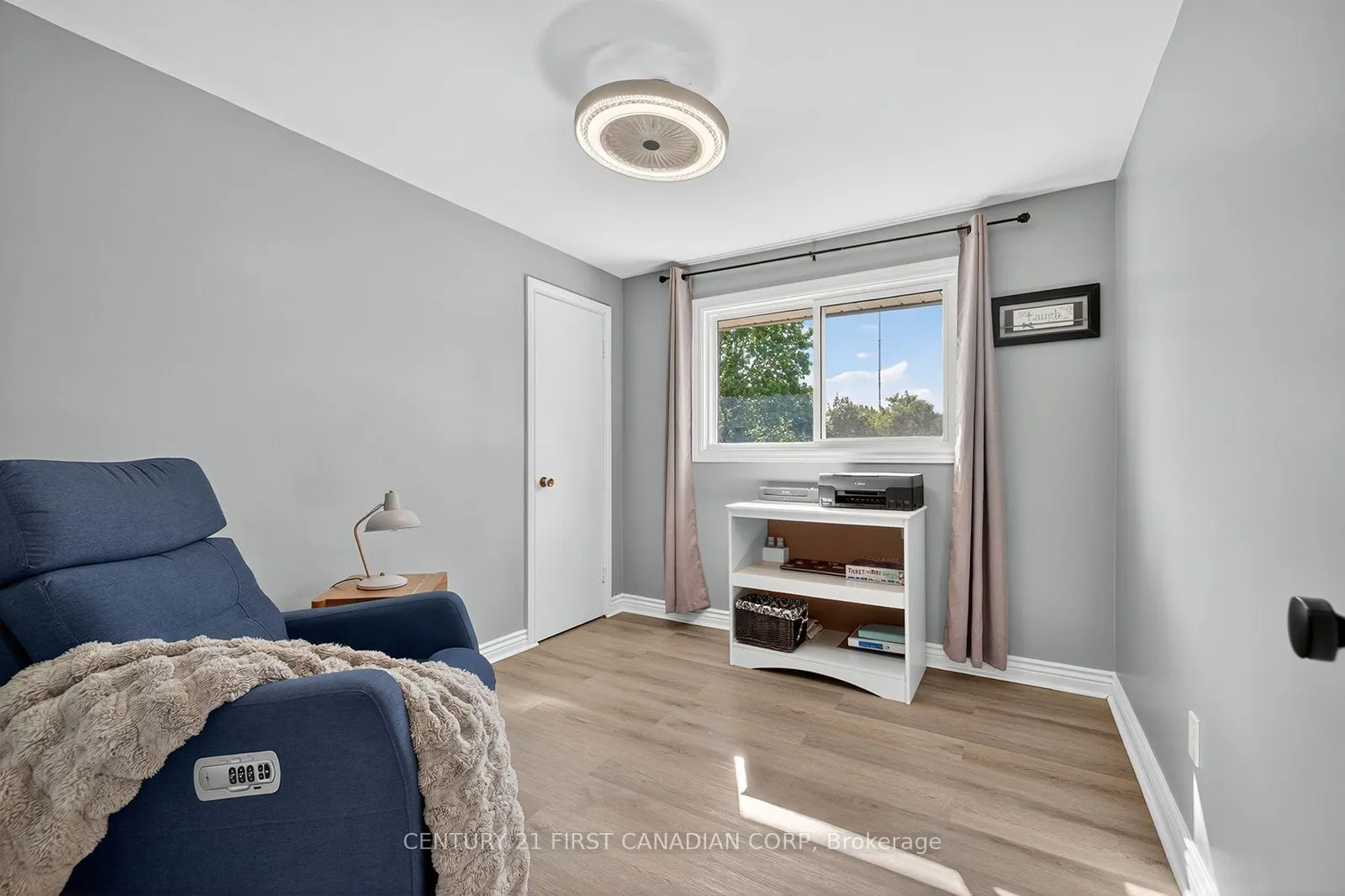 565 RINGTON Crescent