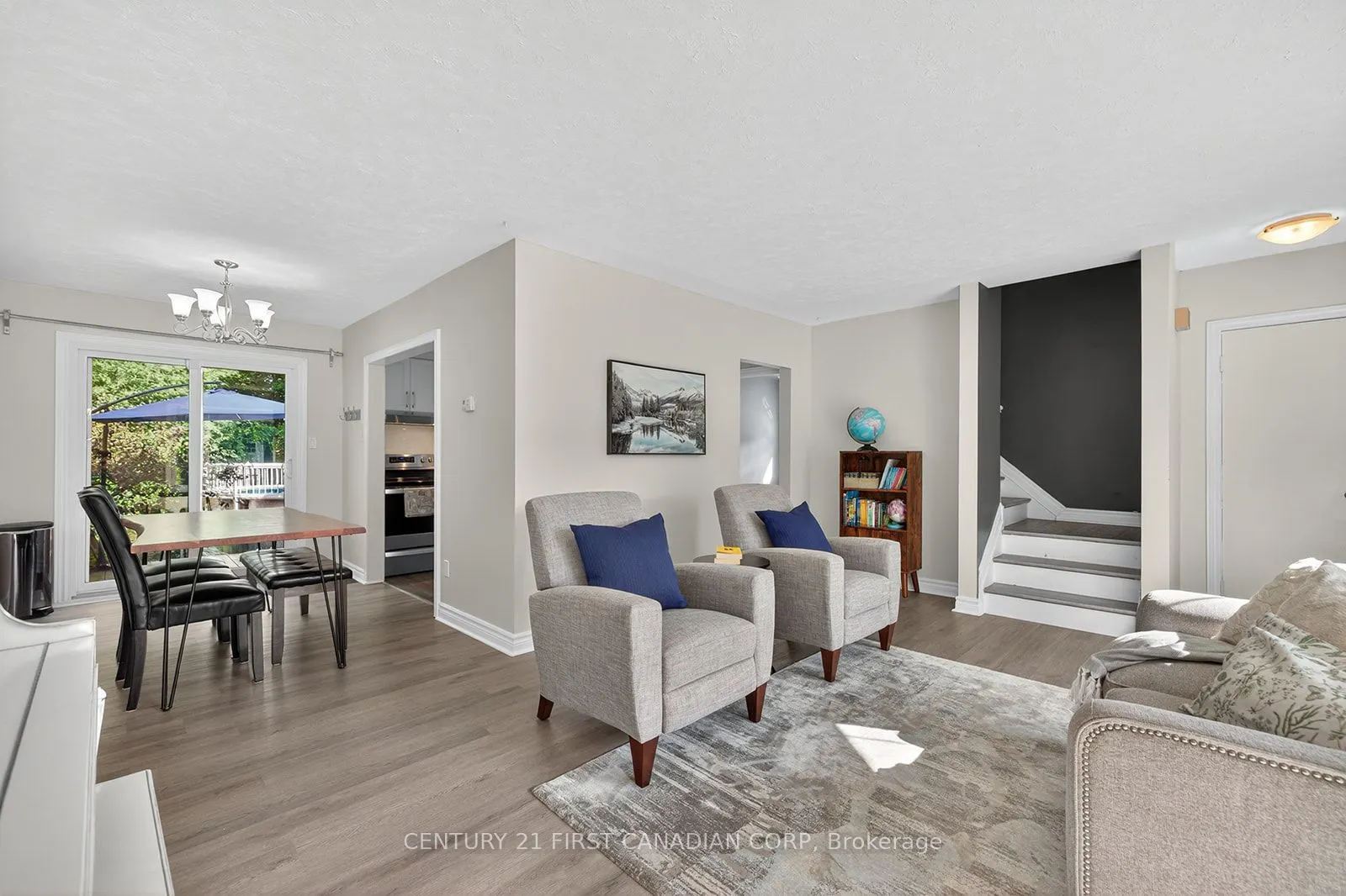 565 RINGTON Crescent