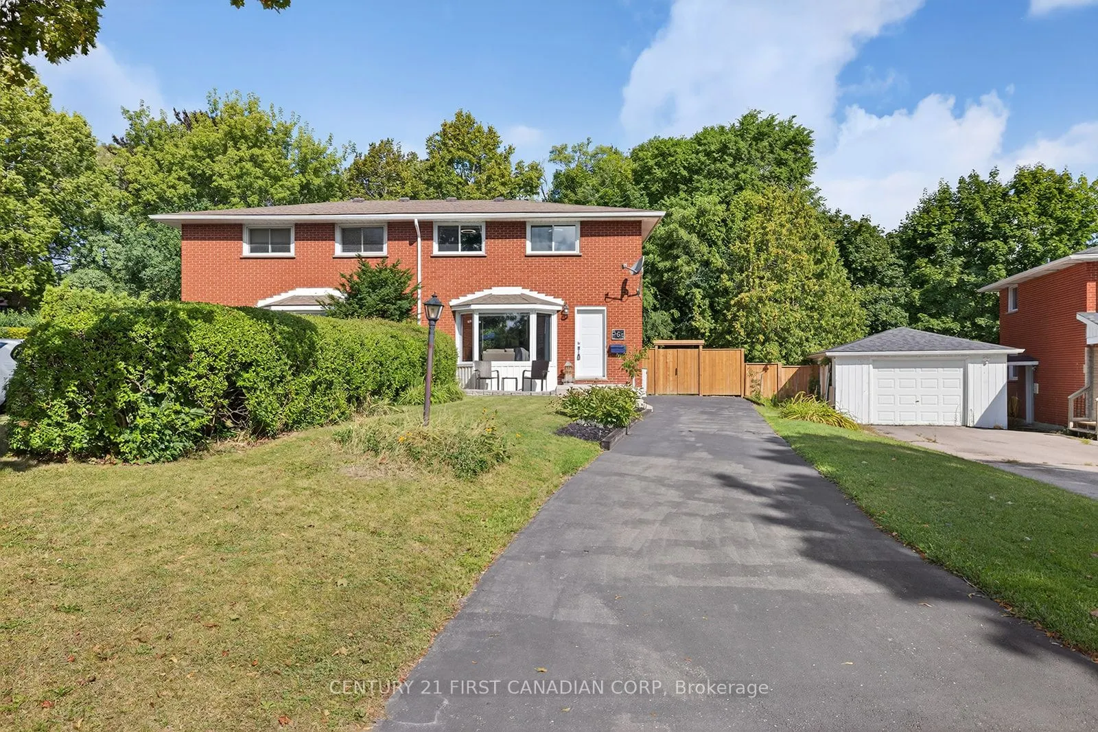 565 RINGTON Crescent