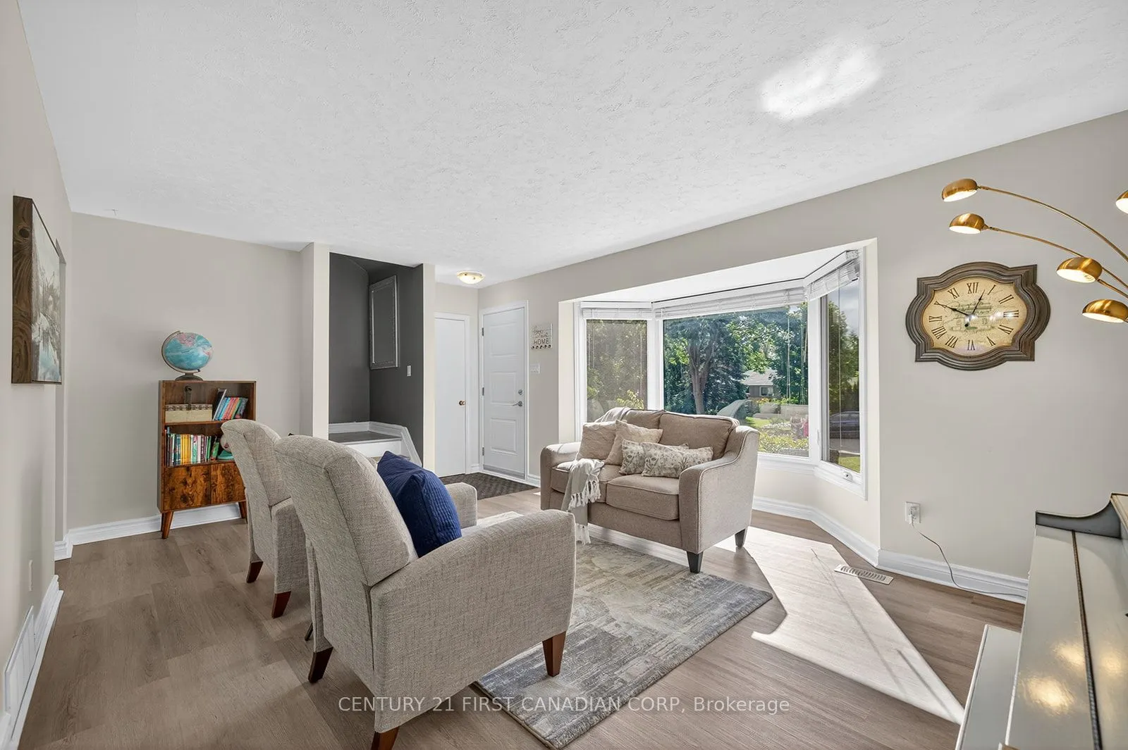 565 RINGTON Crescent