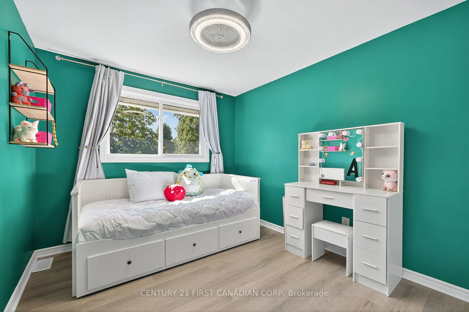 565 RINGTON Crescent
