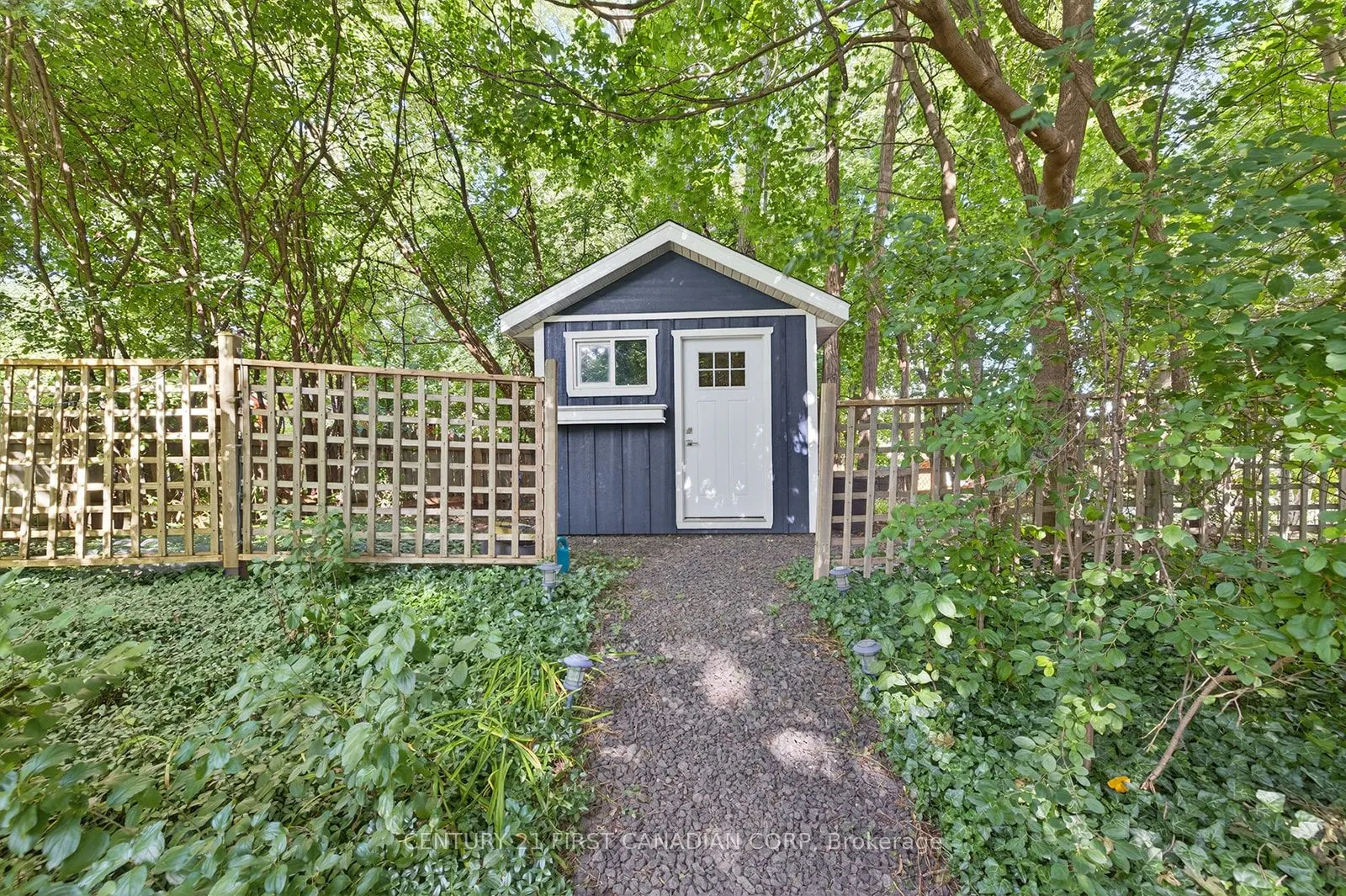 565 RINGTON Crescent