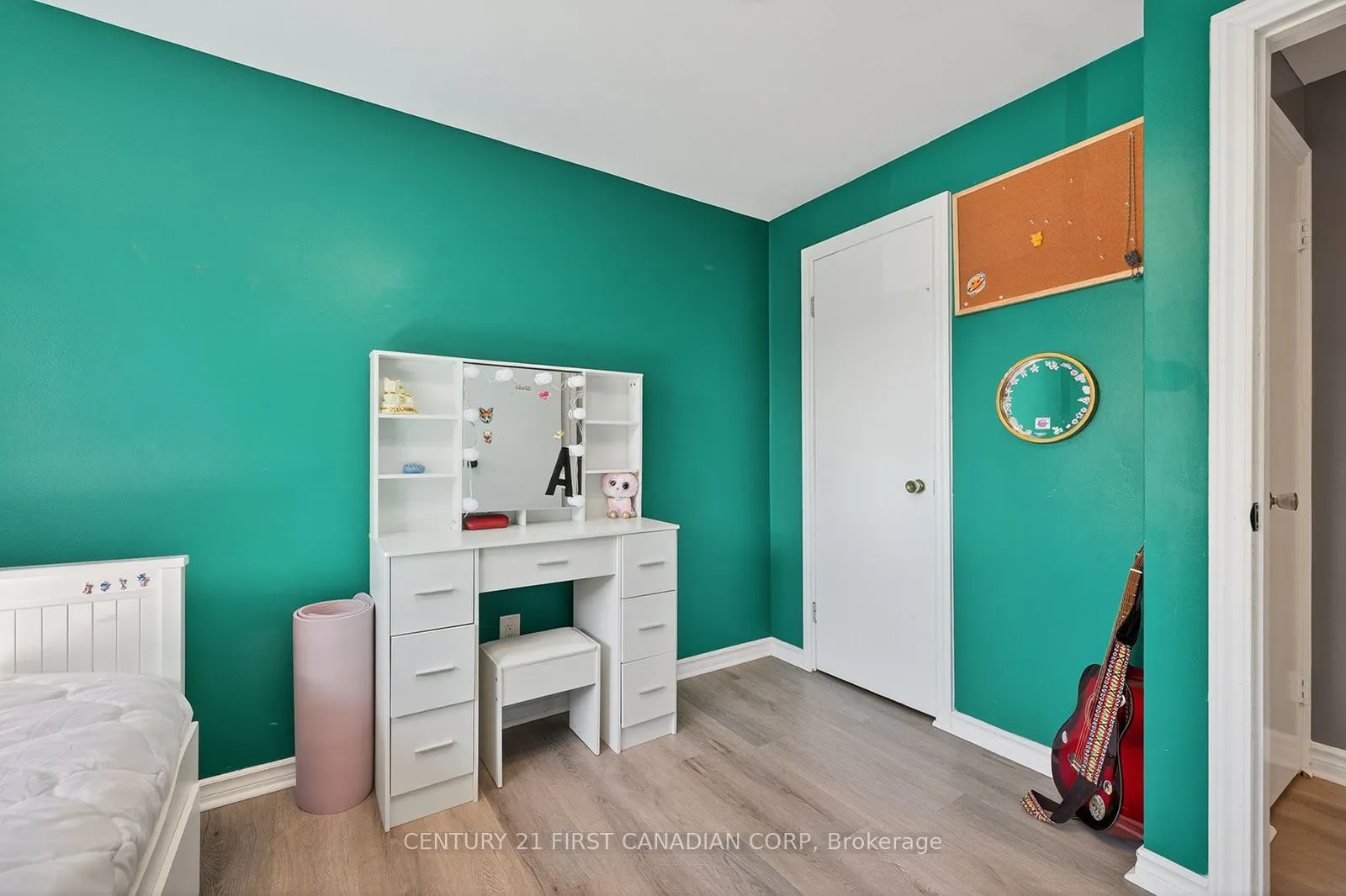 565 RINGTON Crescent