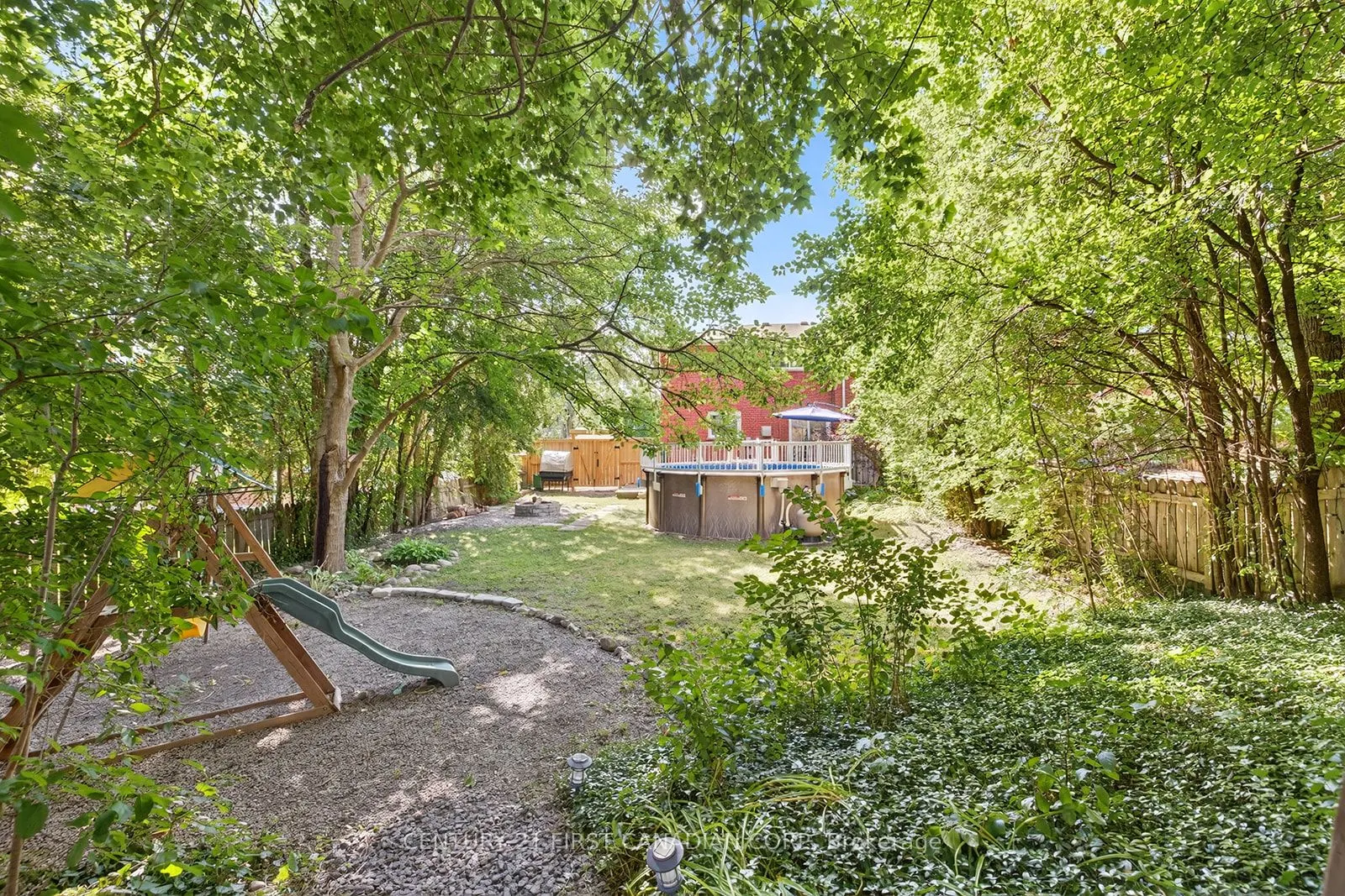 565 RINGTON Crescent