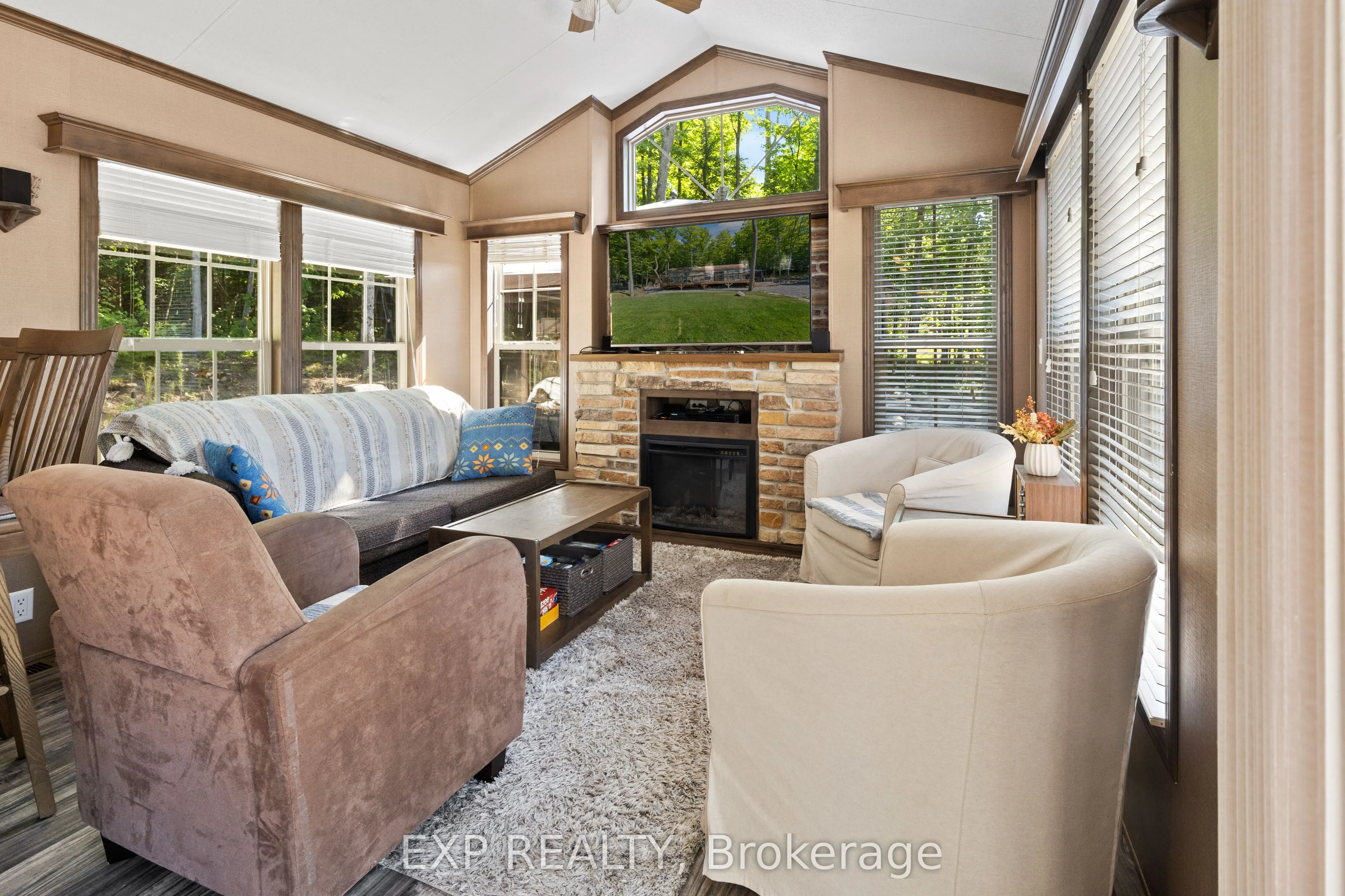 196 Maple Grove Lane