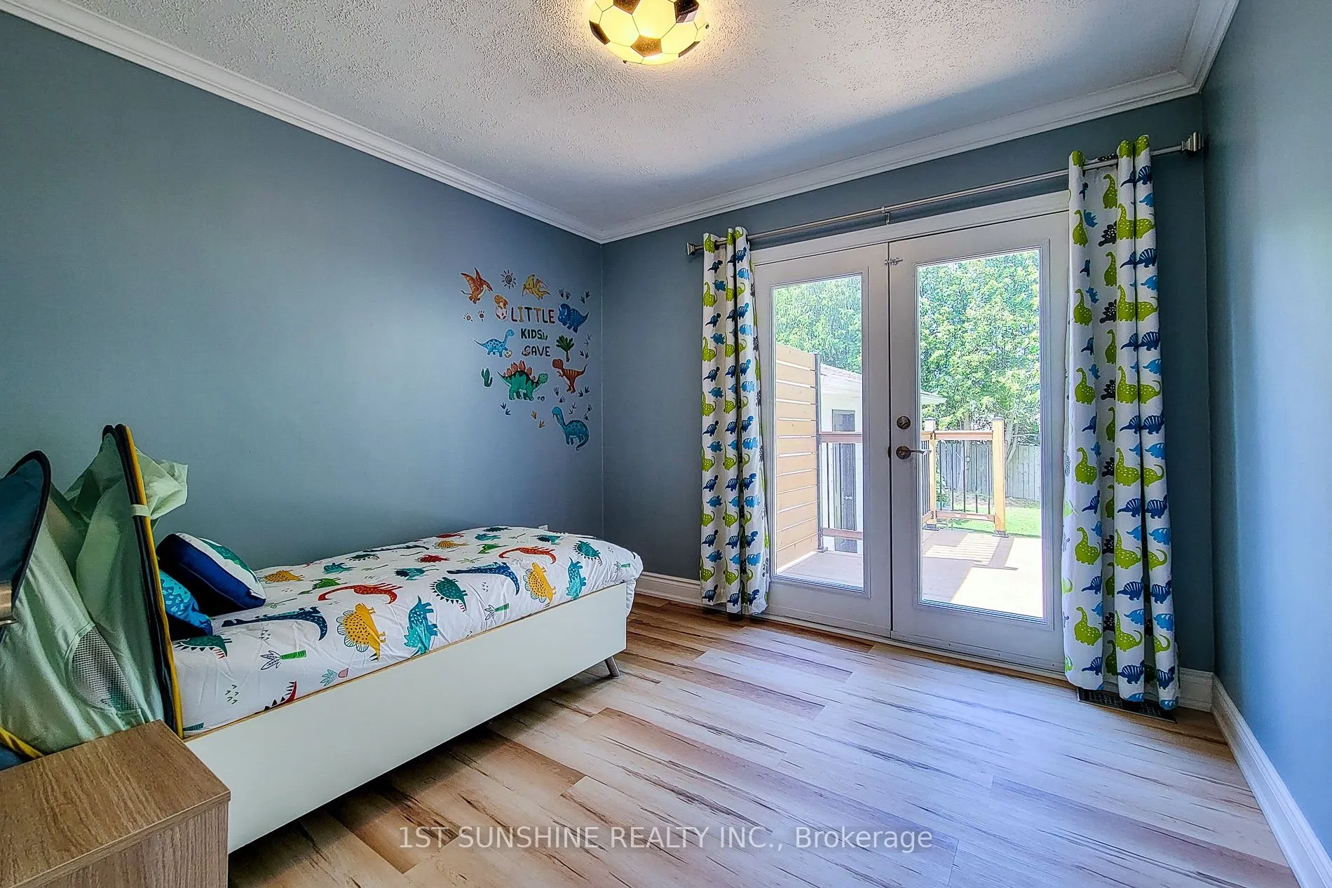 88 Fiddlers Green Road