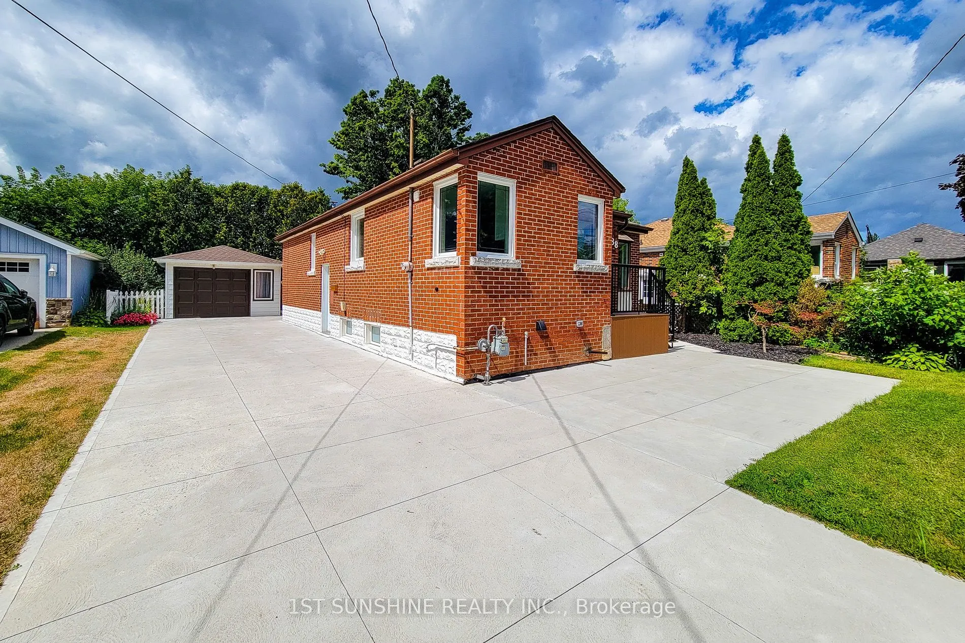 88 Fiddlers Green Road