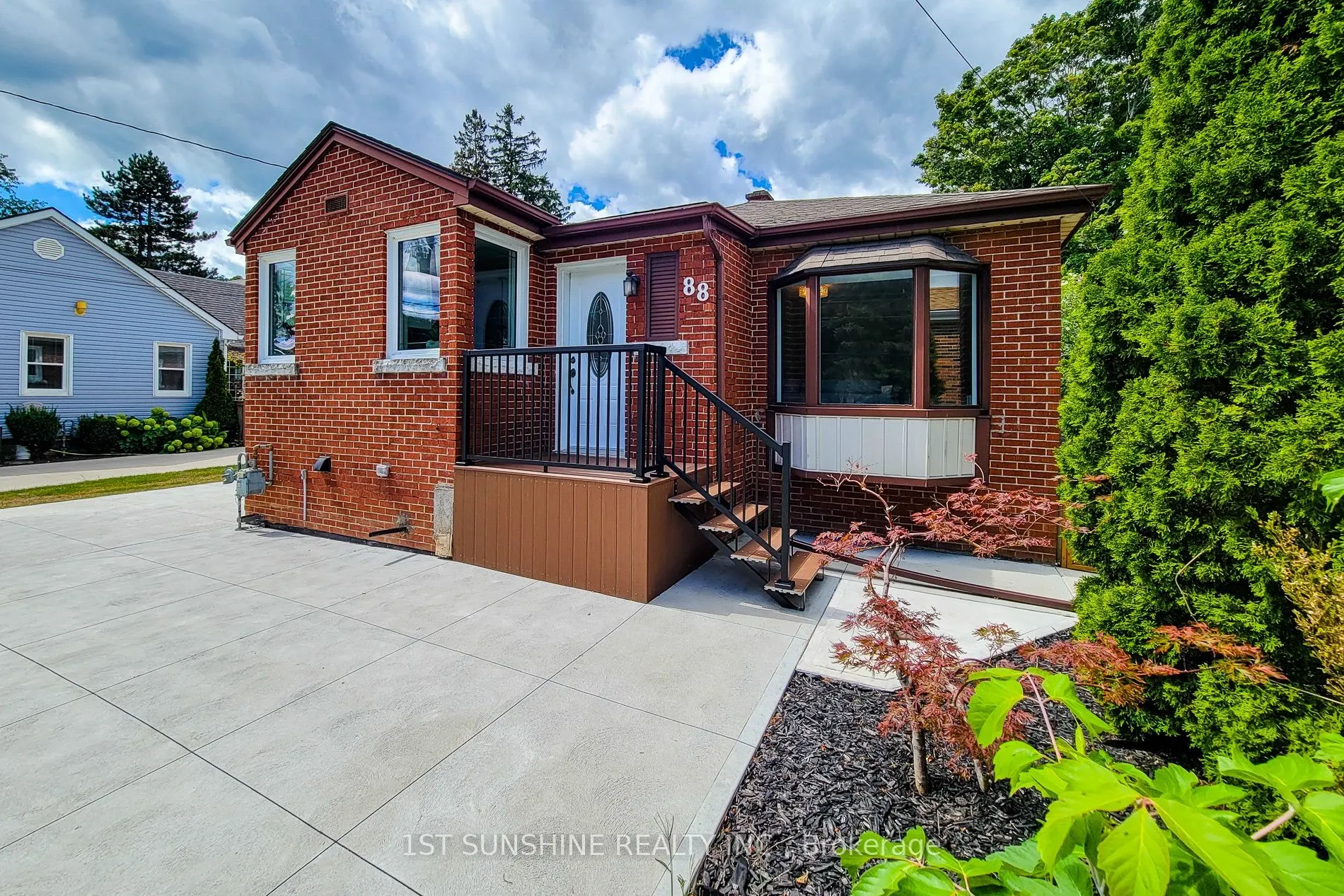 88 Fiddlers Green Road