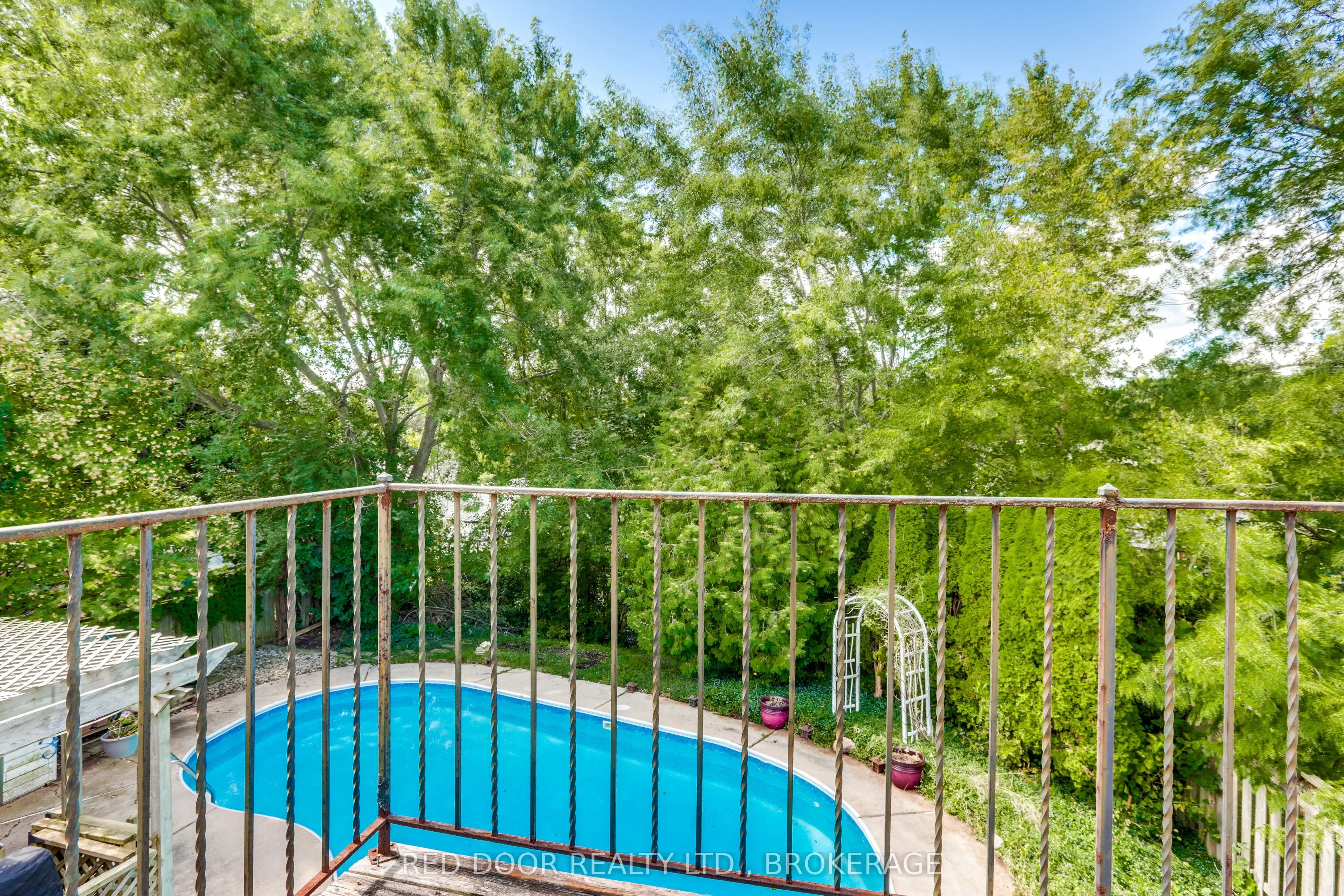 79 Greenbrier Crescent