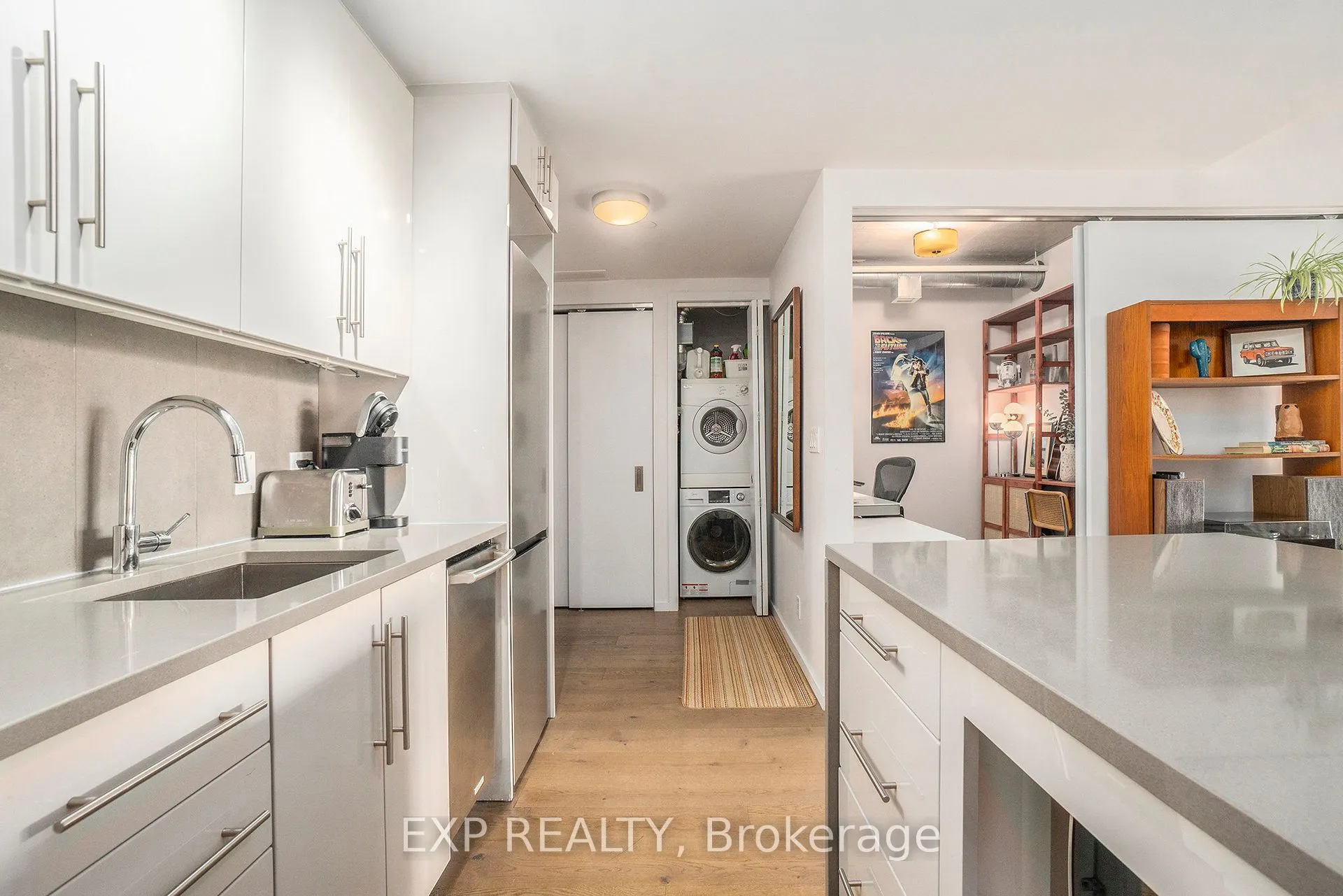 1000 Wellington Street W, #206