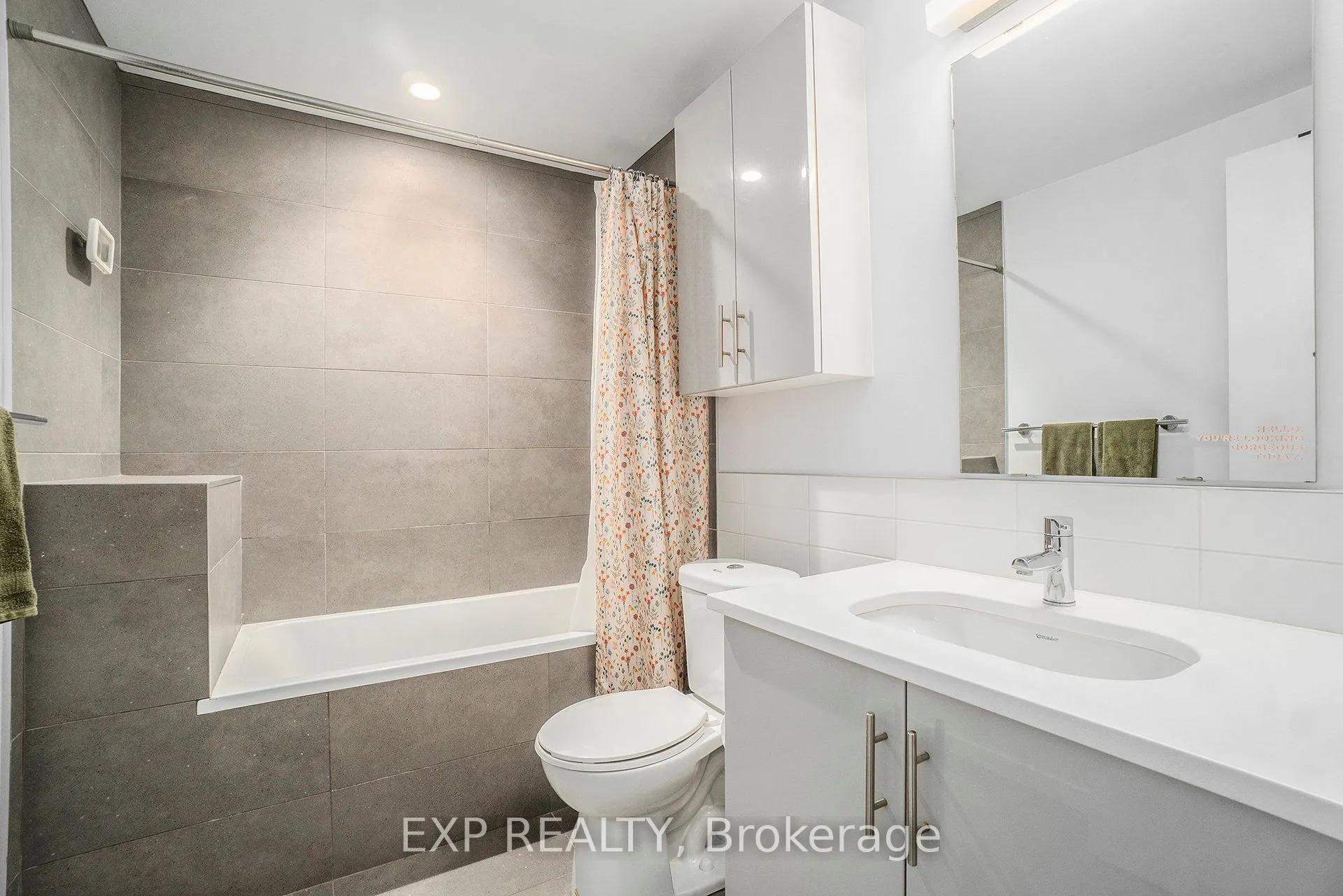 1000 Wellington Street W, #206