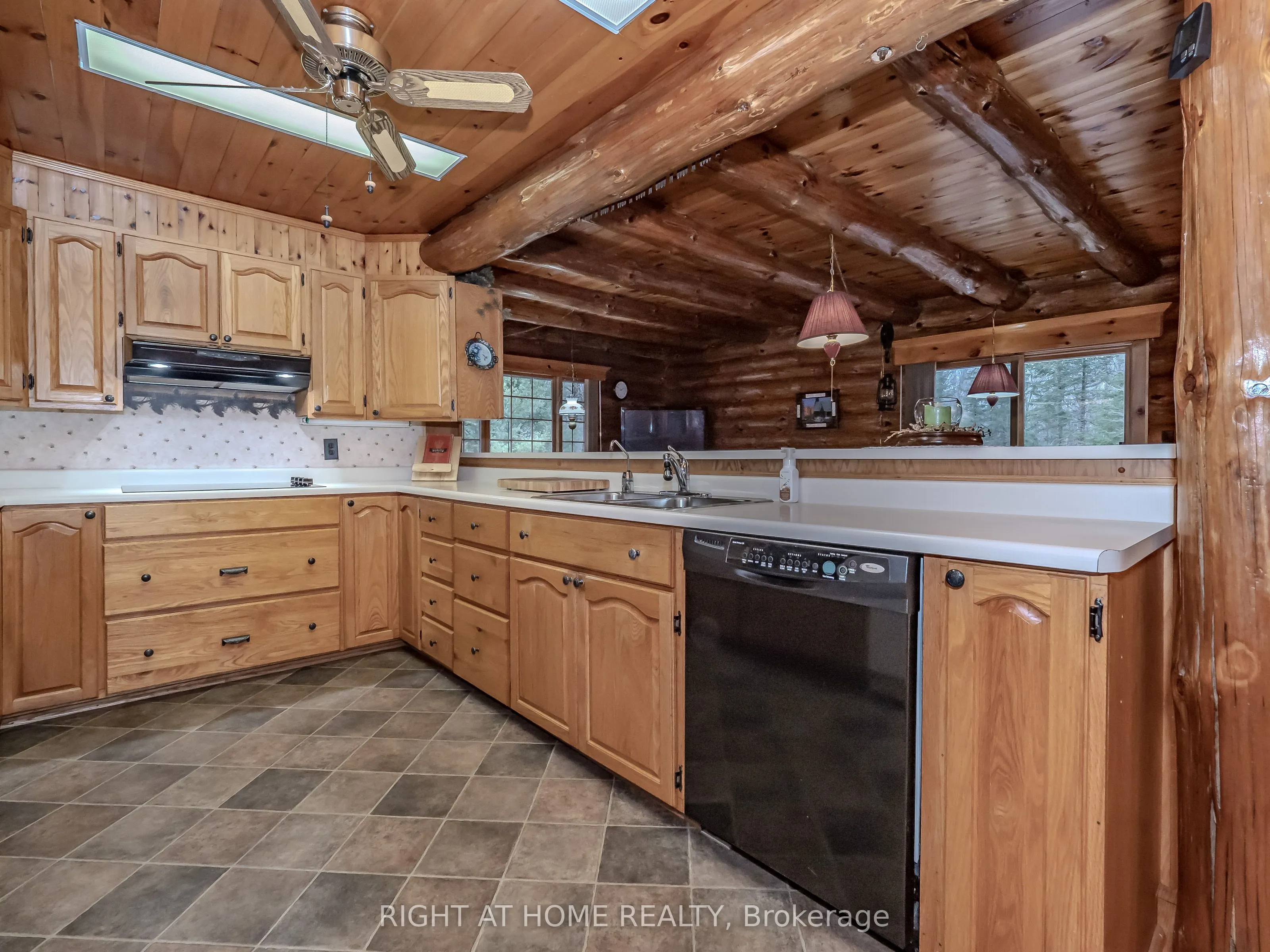 1696 Highway 118 E