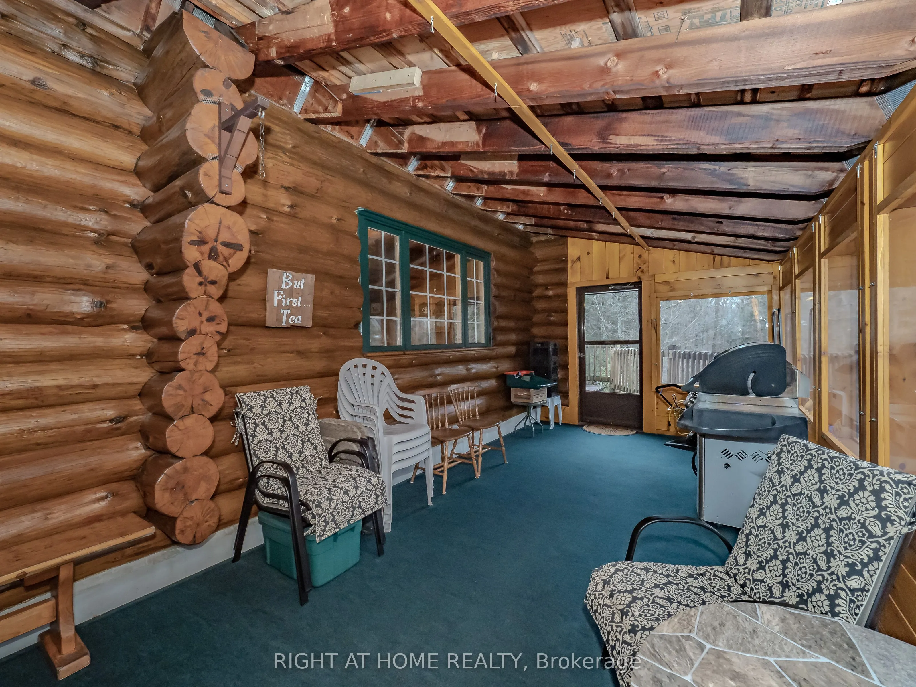 1696 Highway 118 E