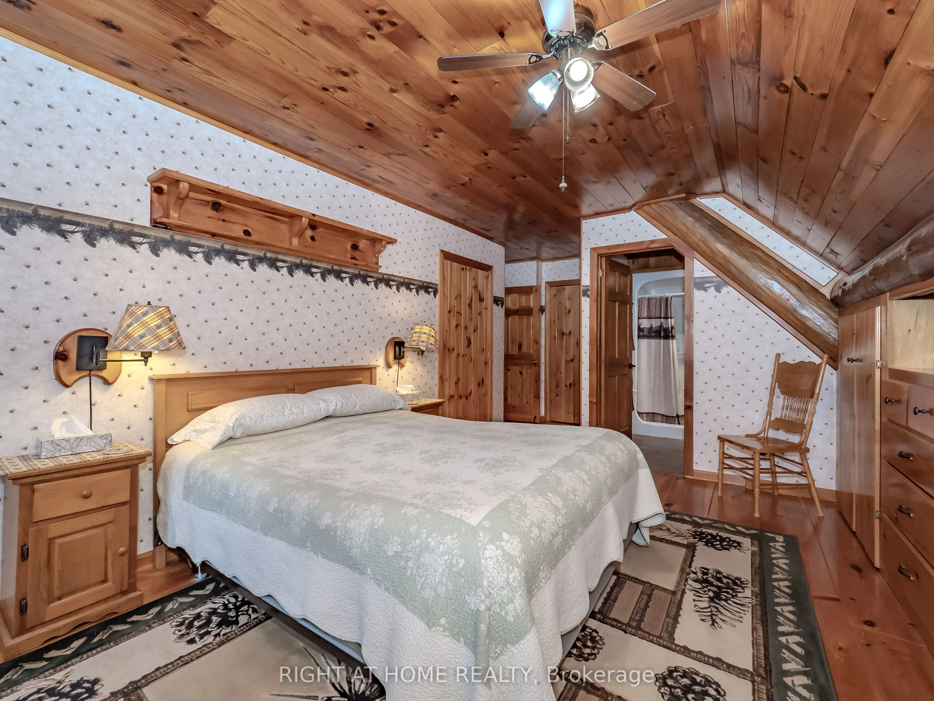 1696 Highway 118 E