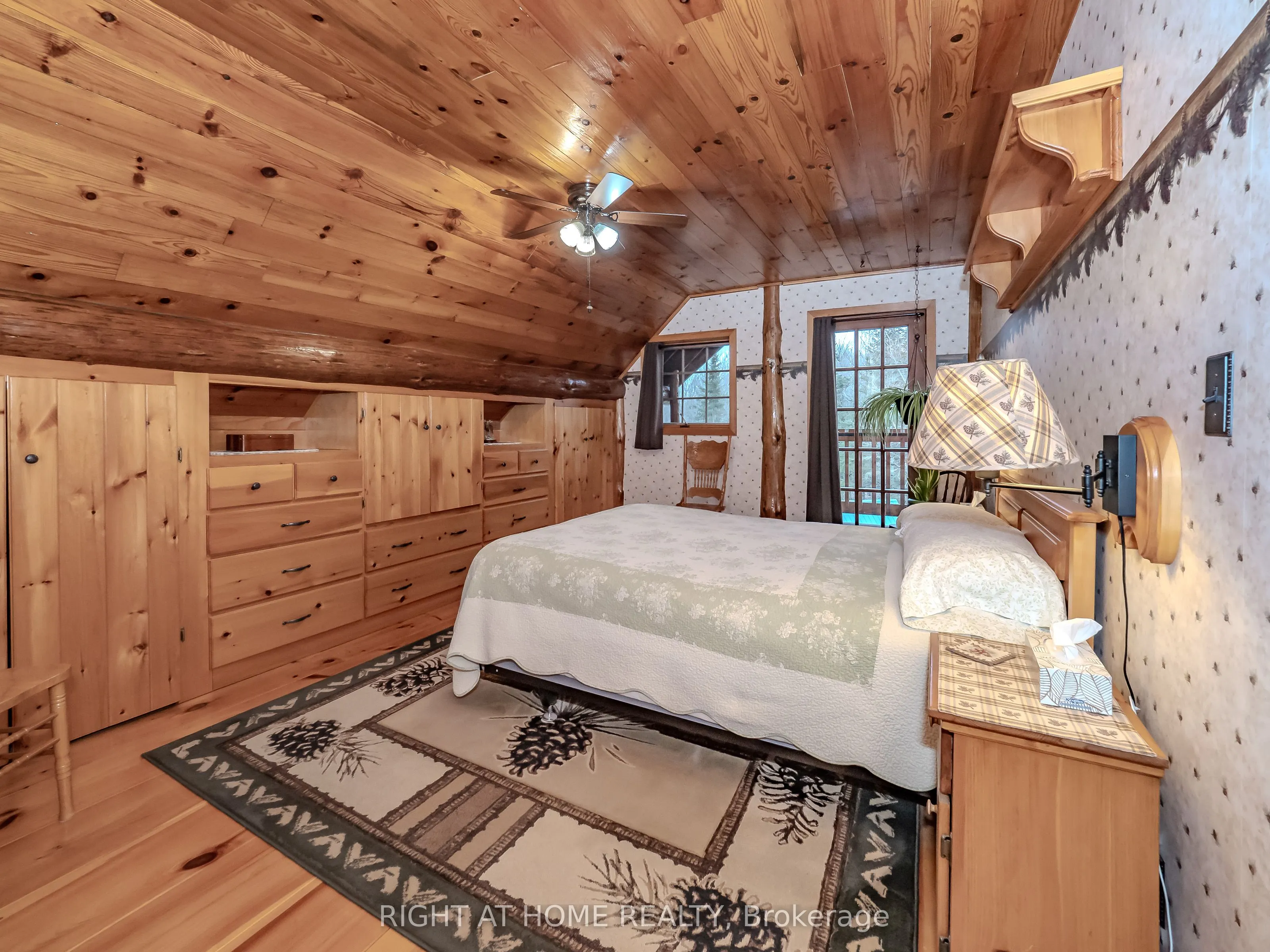 1696 Highway 118 E